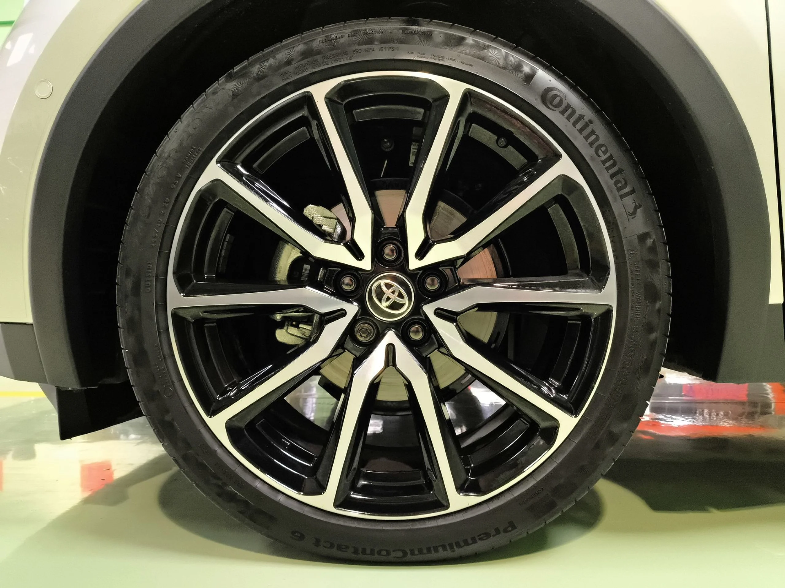 Toyota C-HR 200H Premiere Edition GR Sport 144 kW (196 CV) - Foto 7