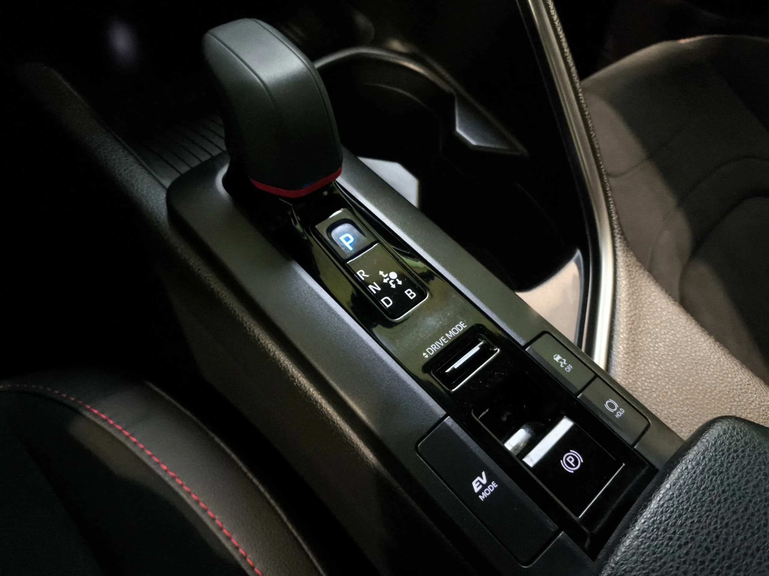 Toyota C-HR 200H Premiere Edition GR Sport 144 kW (196 CV) - Foto 19