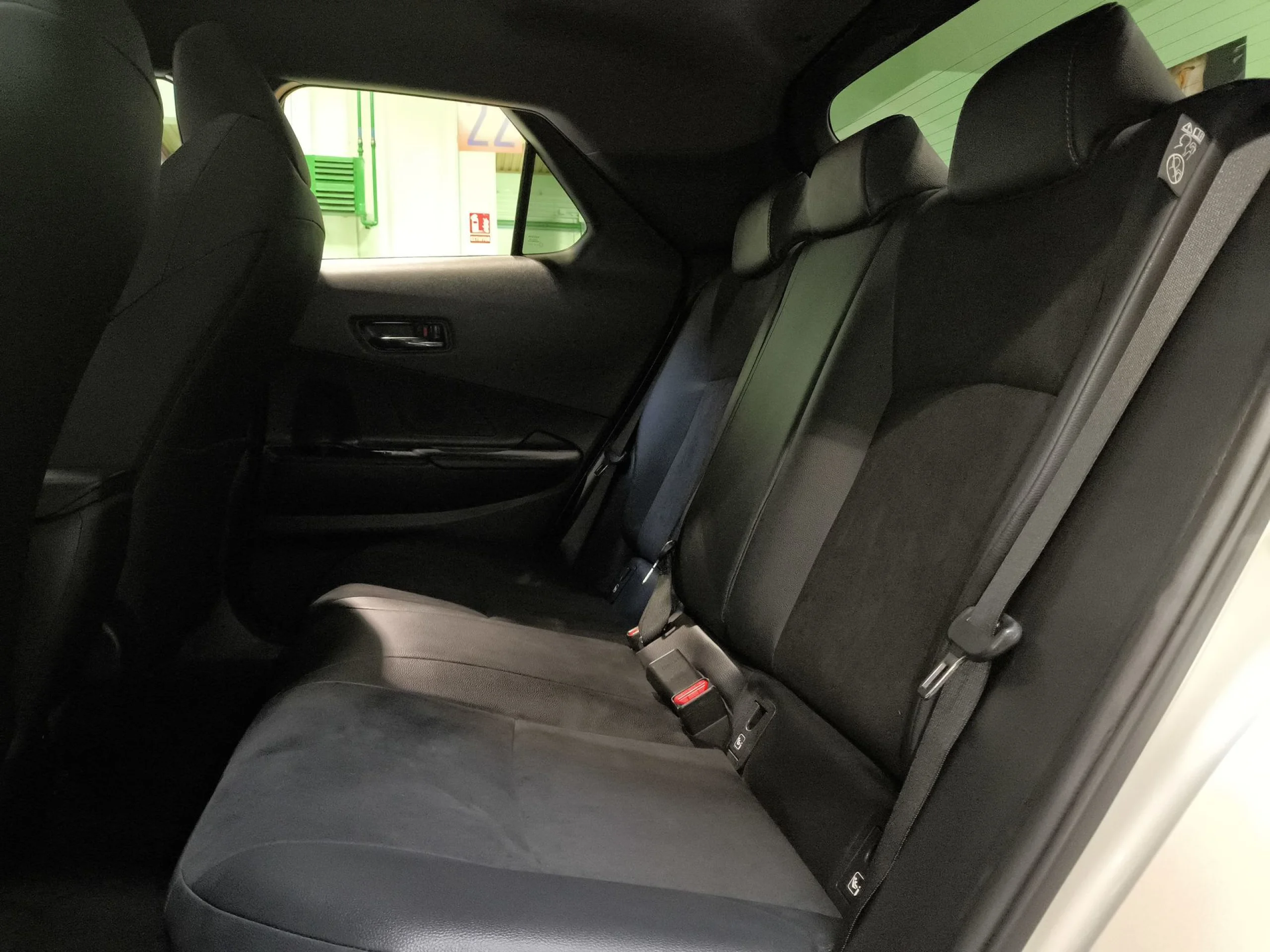 Toyota C-HR 200H Premiere Edition GR Sport 144 kW (196 CV) - Foto 22