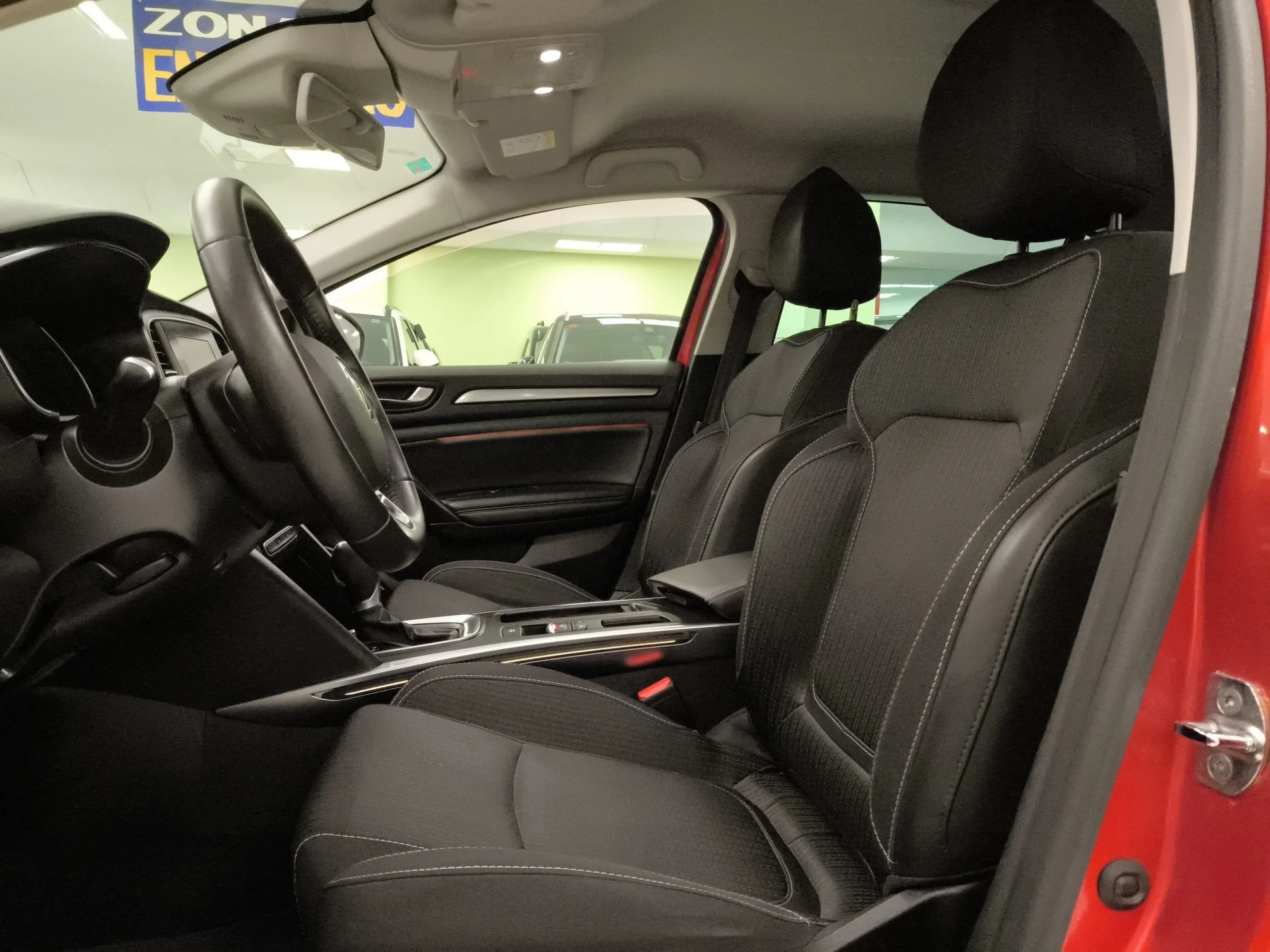 Renault Megane Zen TCe 103 kW (140 CV) EDC GPF - Foto 8