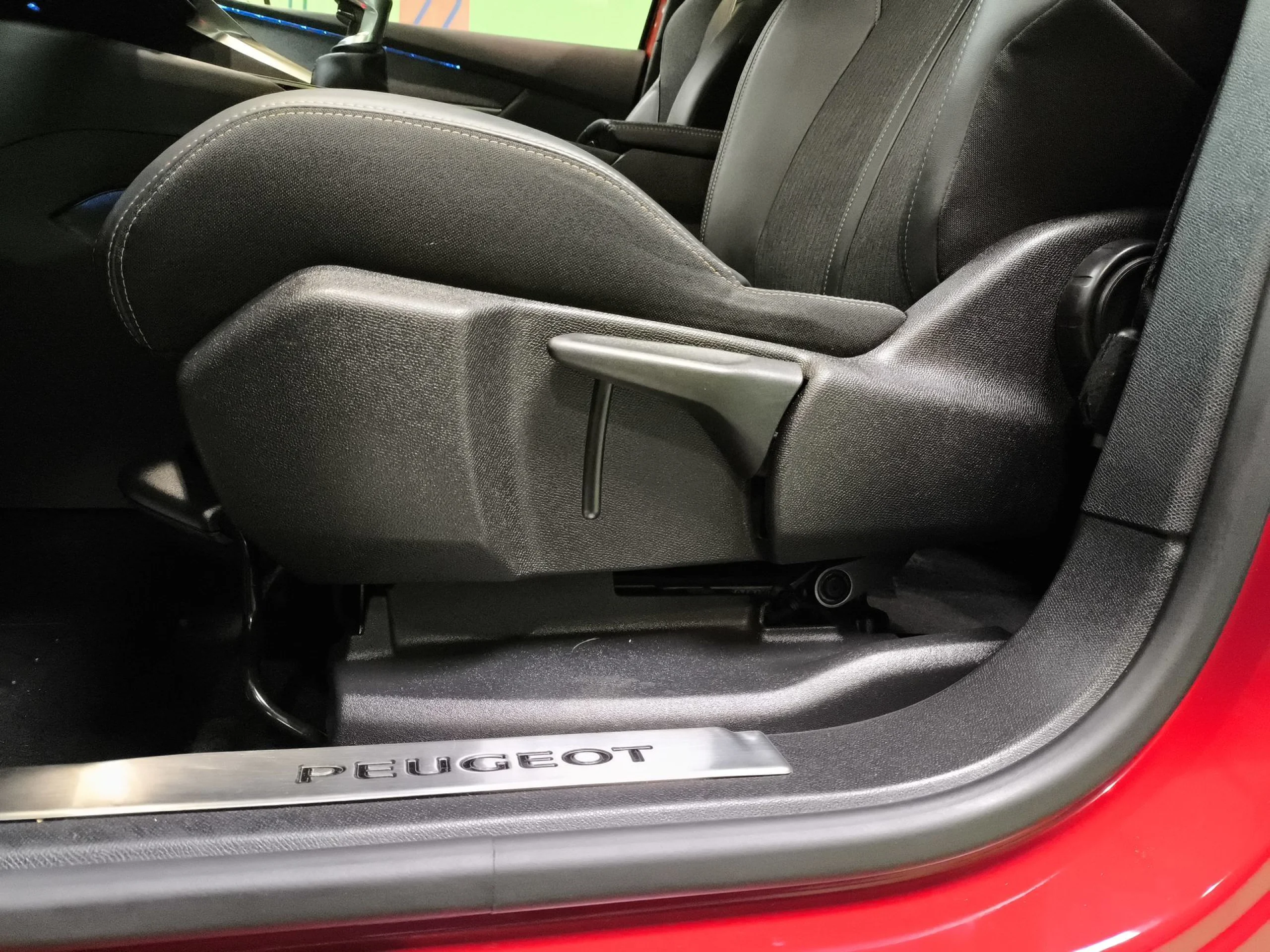 Peugeot 3008 PureTech 130 SANDS GT Line 96 kW (130 CV) - Foto 9