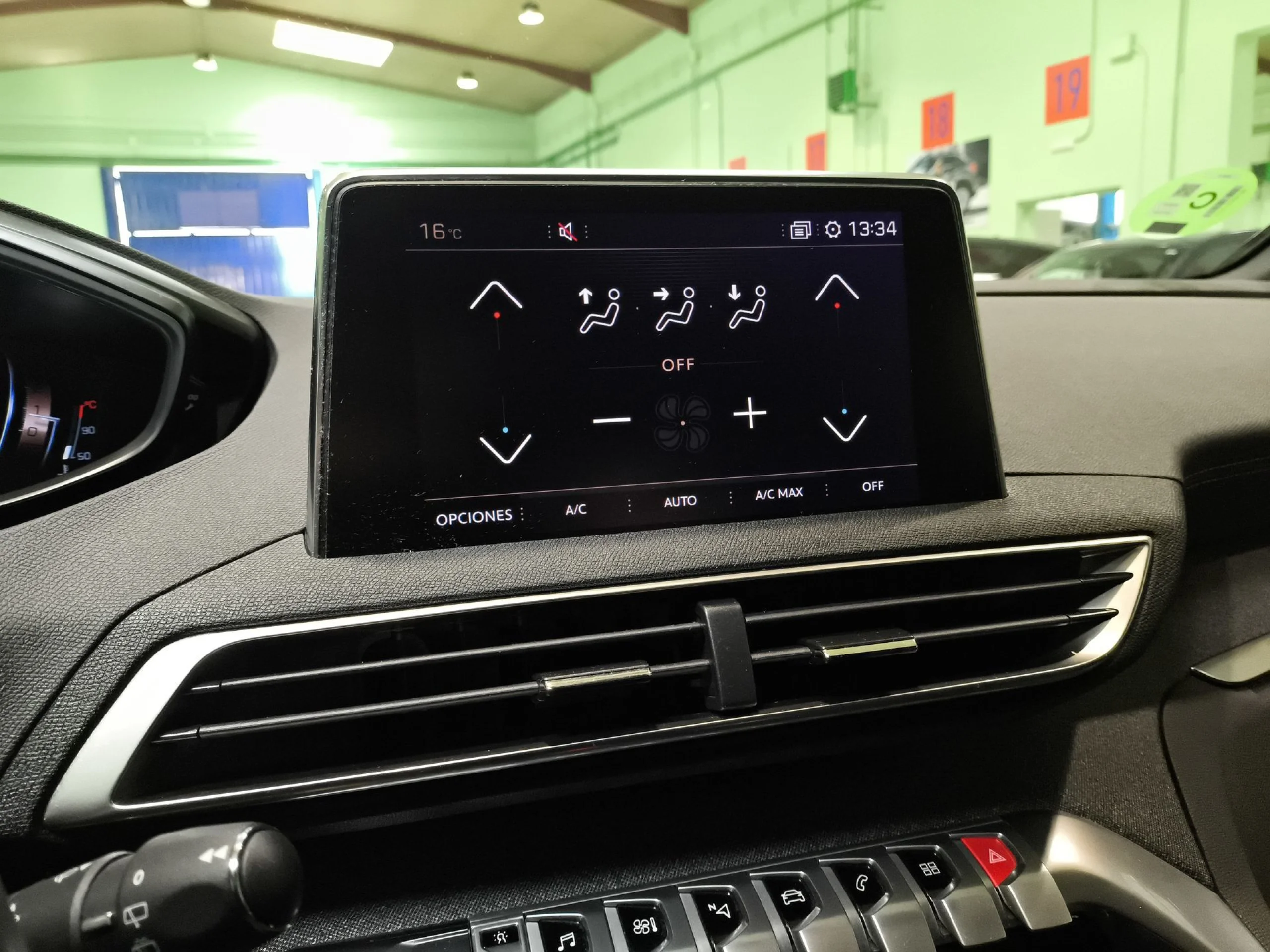 Peugeot 3008 PureTech 130 SANDS GT Line 96 kW (130 CV) - Foto 16