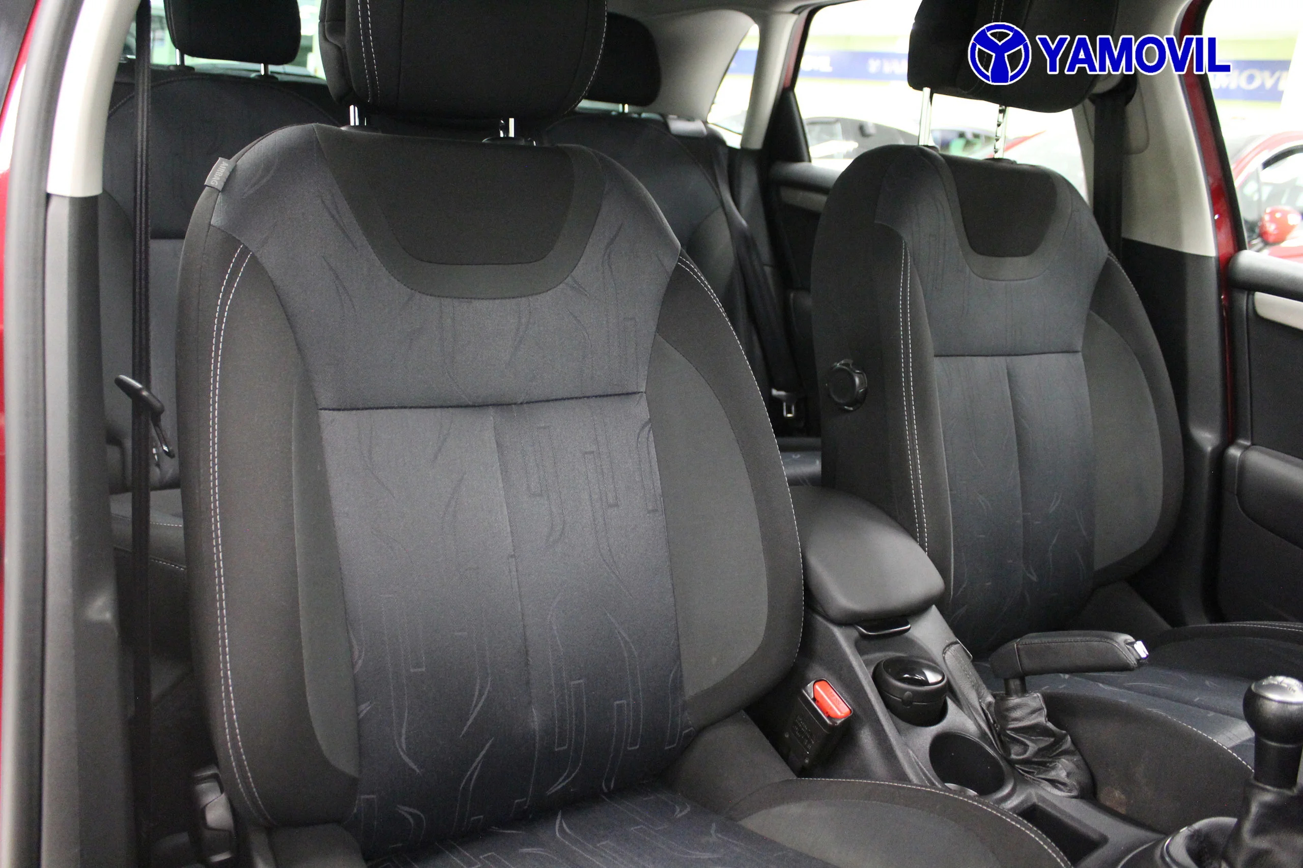 Citroen C4 1.6 HDi Collection 68 kW (92 CV) - Foto 17