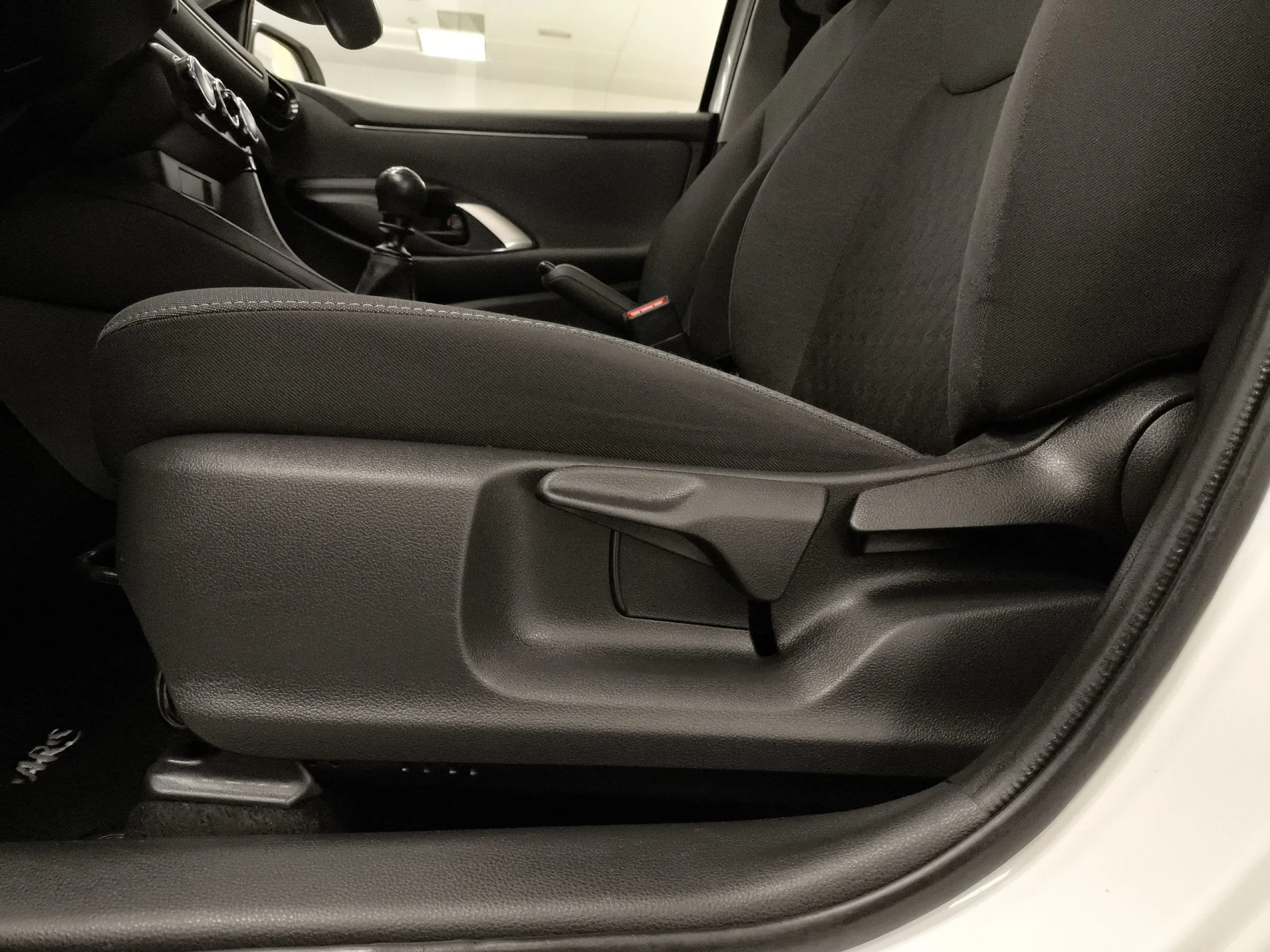 Toyota Yaris 1.5 S-Edition 92 kW (125 CV) - Foto 9