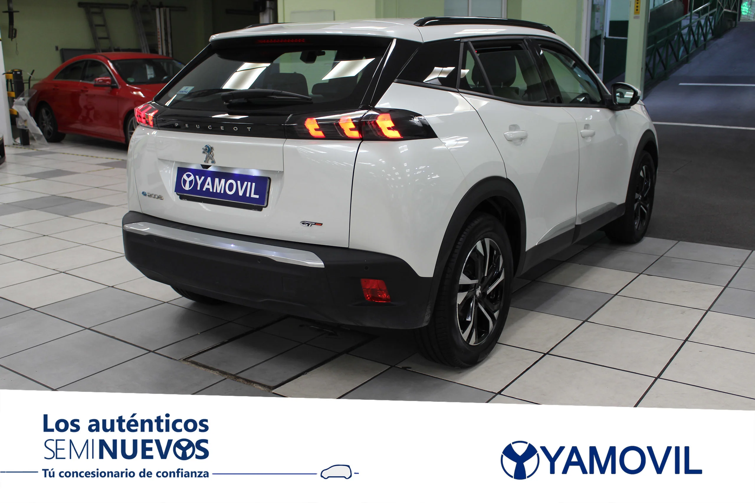 Peugeot E-2008 Eléctrico Allure 100 kW (136 CV) - Foto 4
