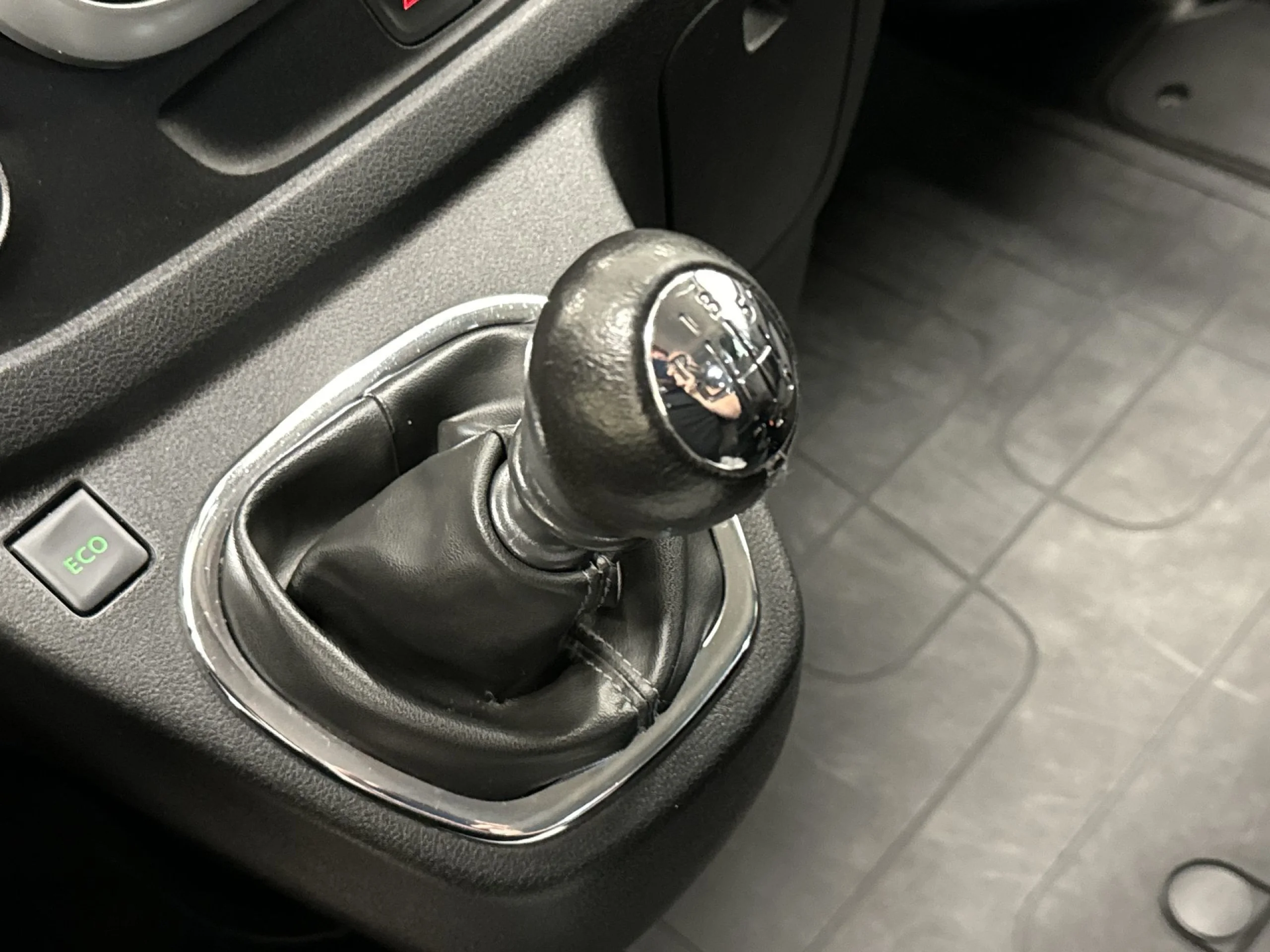 Renault Trafic 1.6 DCI 125CV BLACK EDITION 8 PLZ - Foto 17