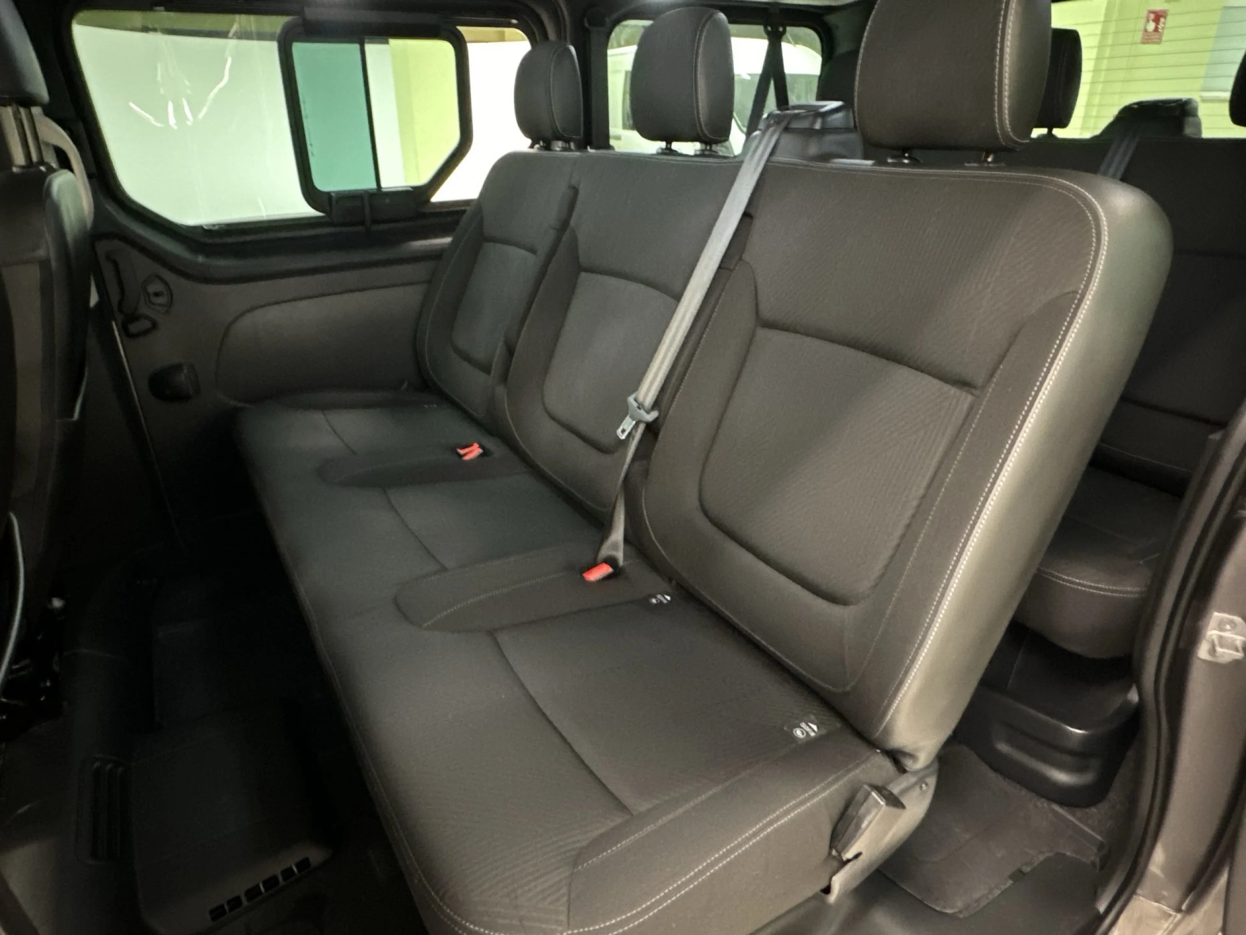 Renault Trafic 1.6 DCI 125CV BLACK EDITION 8 PLZ - Foto 19
