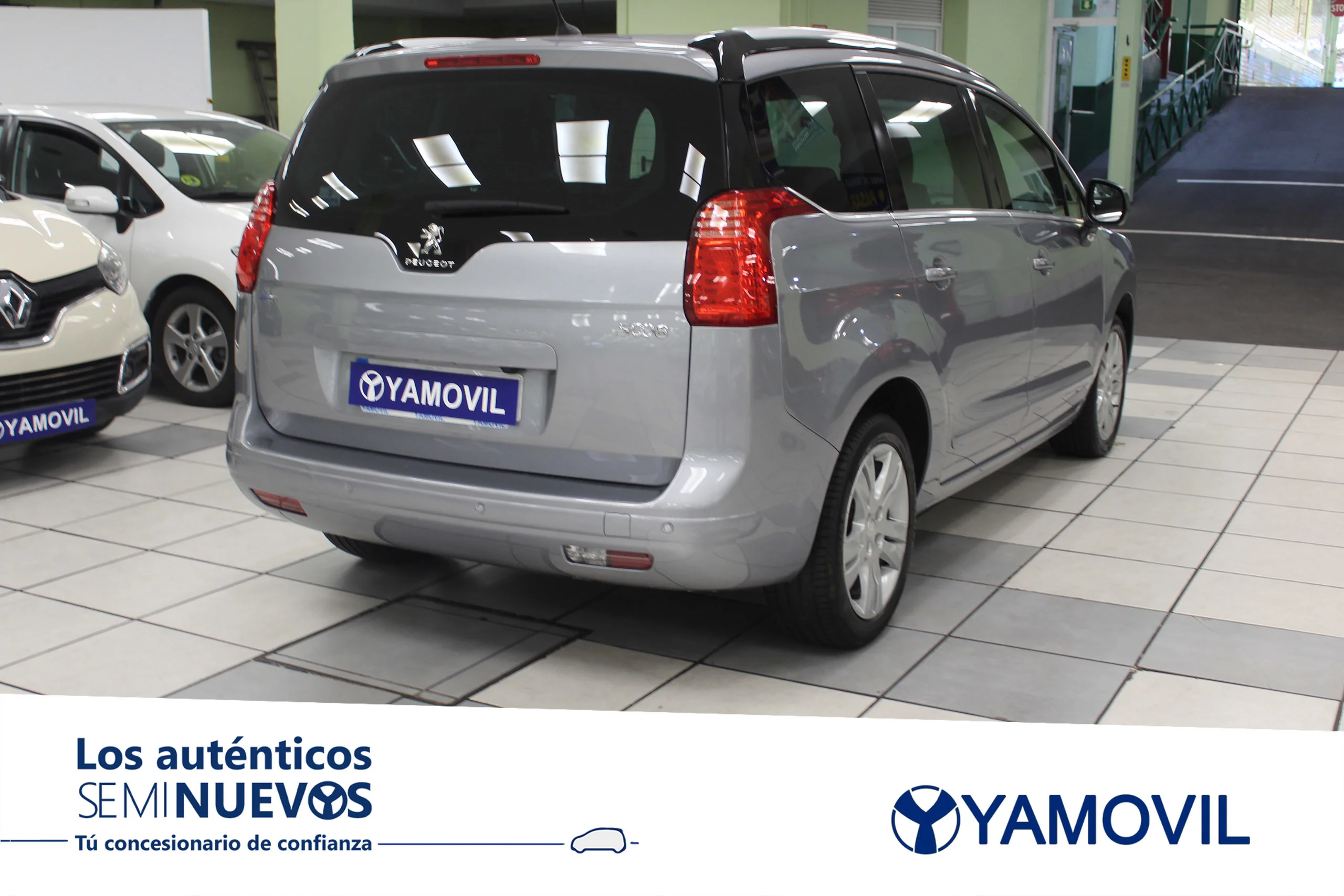 Peugeot 5008 1.2 PURETECH 120CV ALLURE 7PLZ. - Foto 4