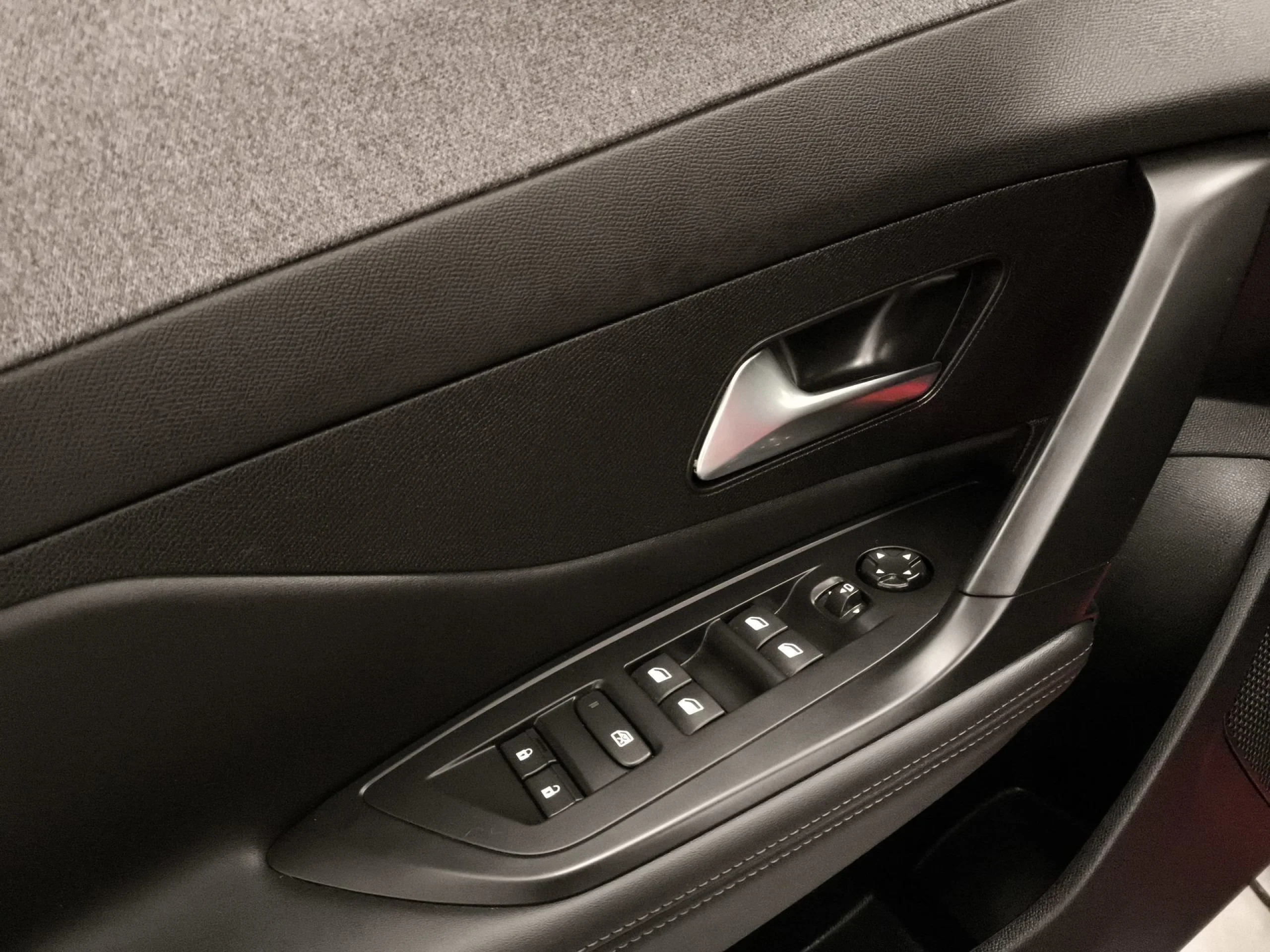 Peugeot 308 PureTech 130 SANDS Allure 96 kW (130 CV) - Foto 10