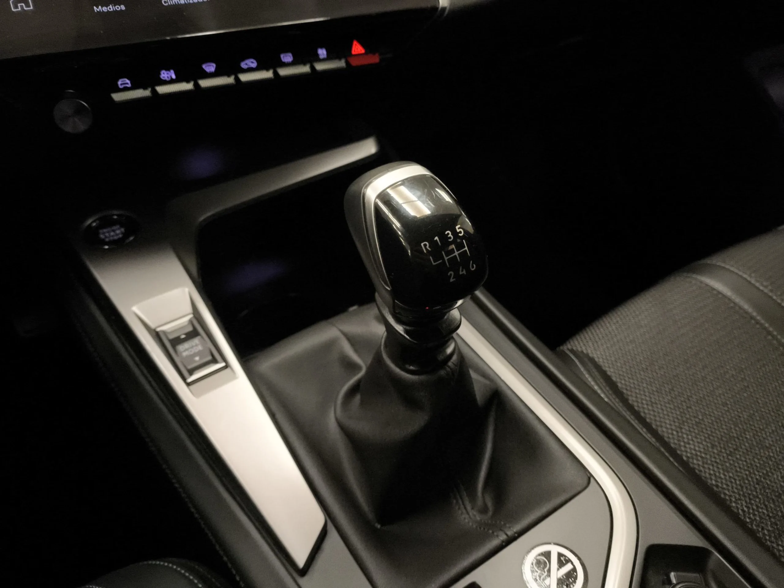 Peugeot 308 PureTech 130 SANDS Allure 96 kW (130 CV) - Foto 19