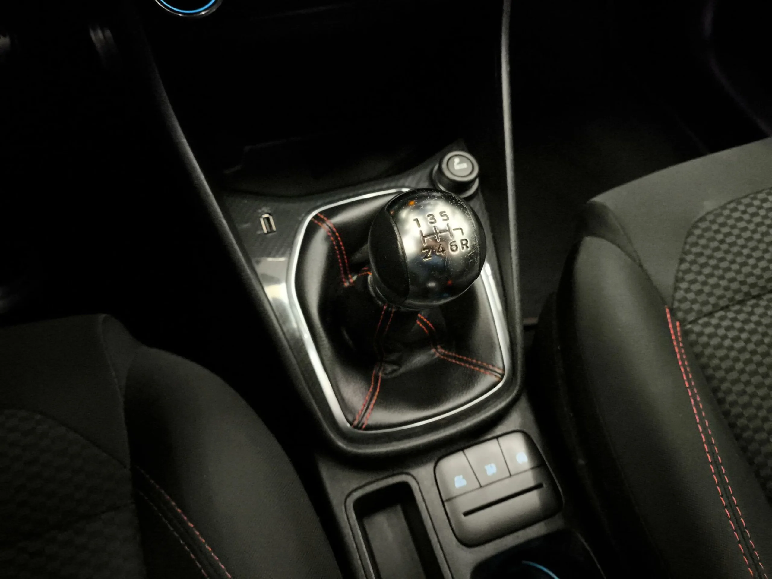 Ford Fiesta 1.0 EcoBoost SANDS ST-Line 74 kW (100 CV) - Foto 16