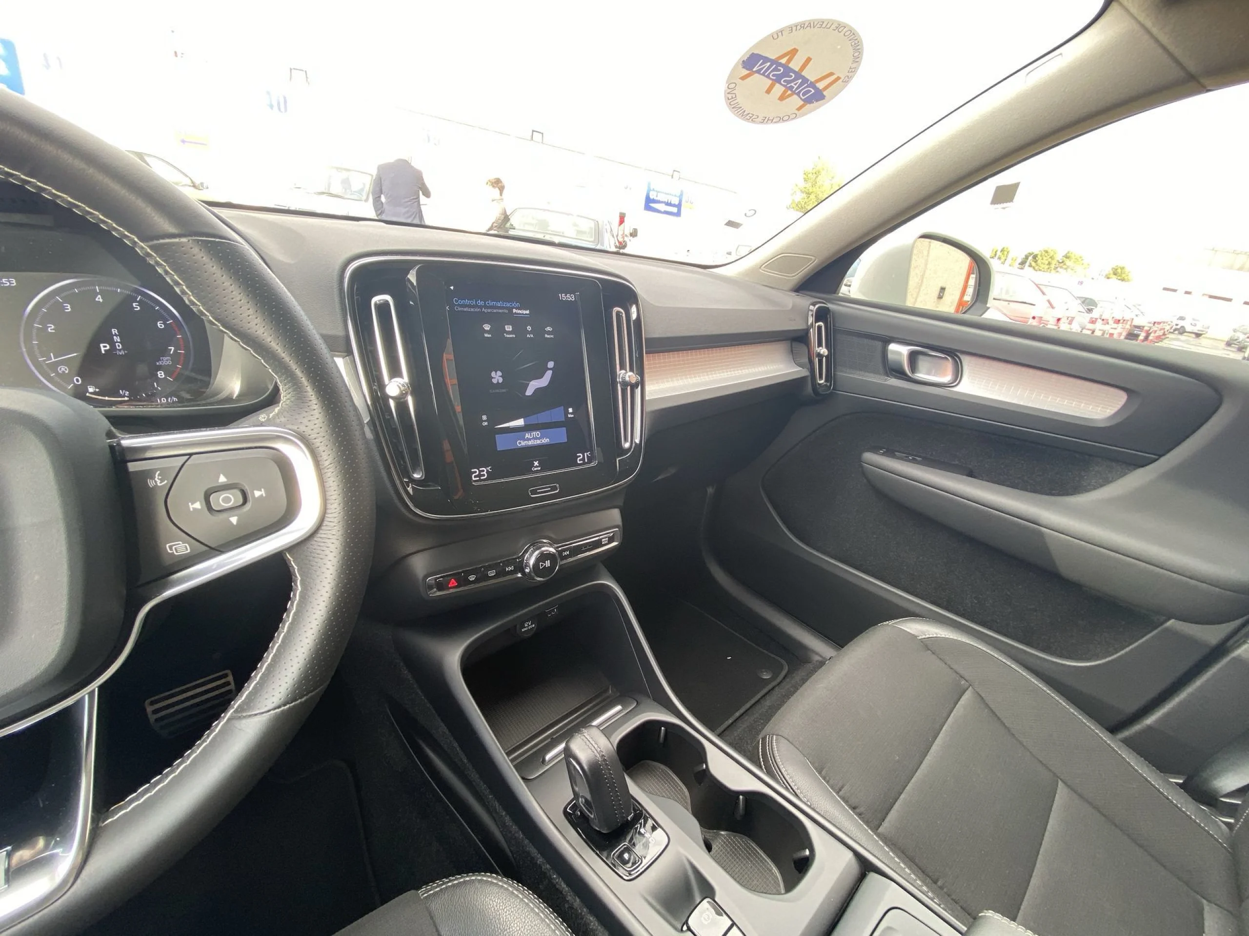 Volvo XC40 T4 Momentum Auto 140 kW (190 CV) - Foto 17