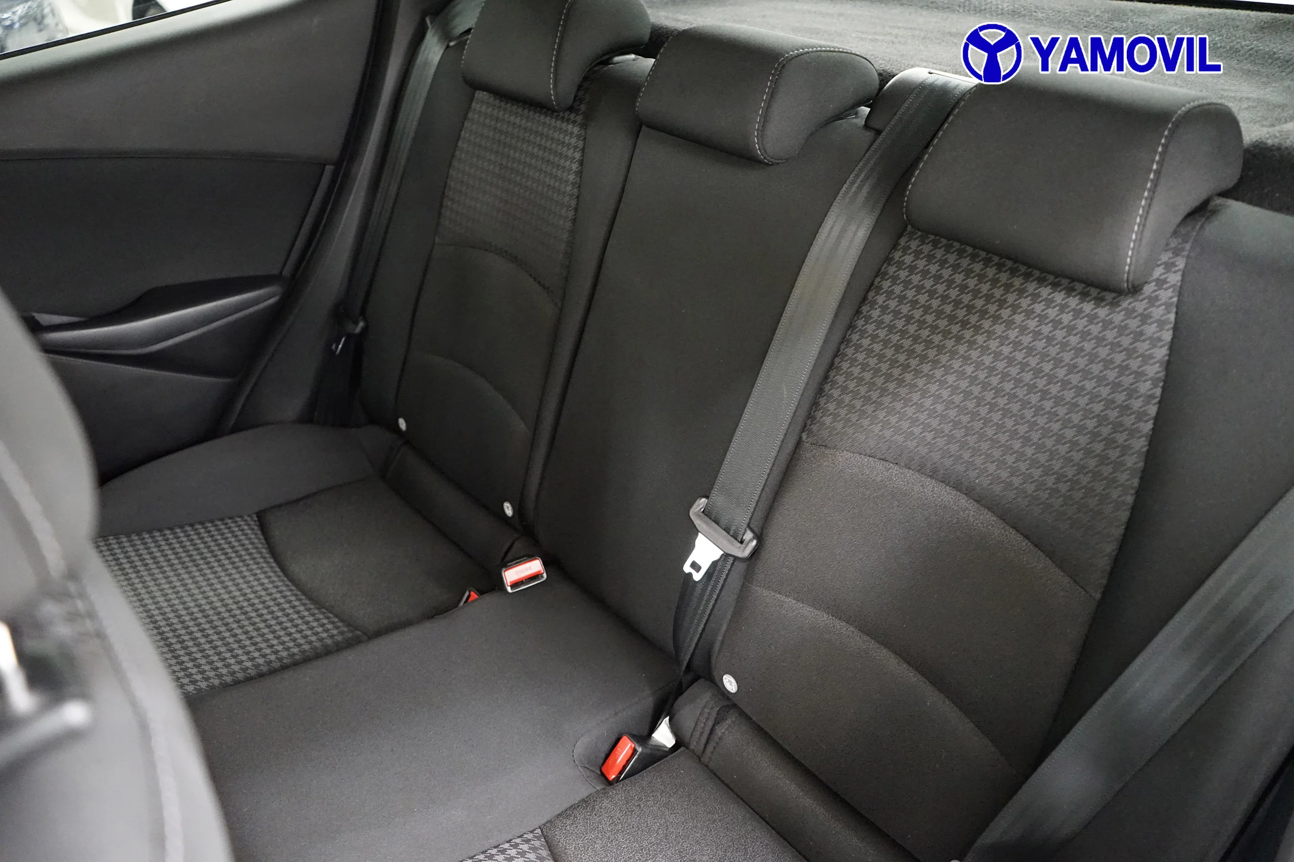 Mazda 2 1.5 GE BLACK TECH EDITION 5P - Foto 14