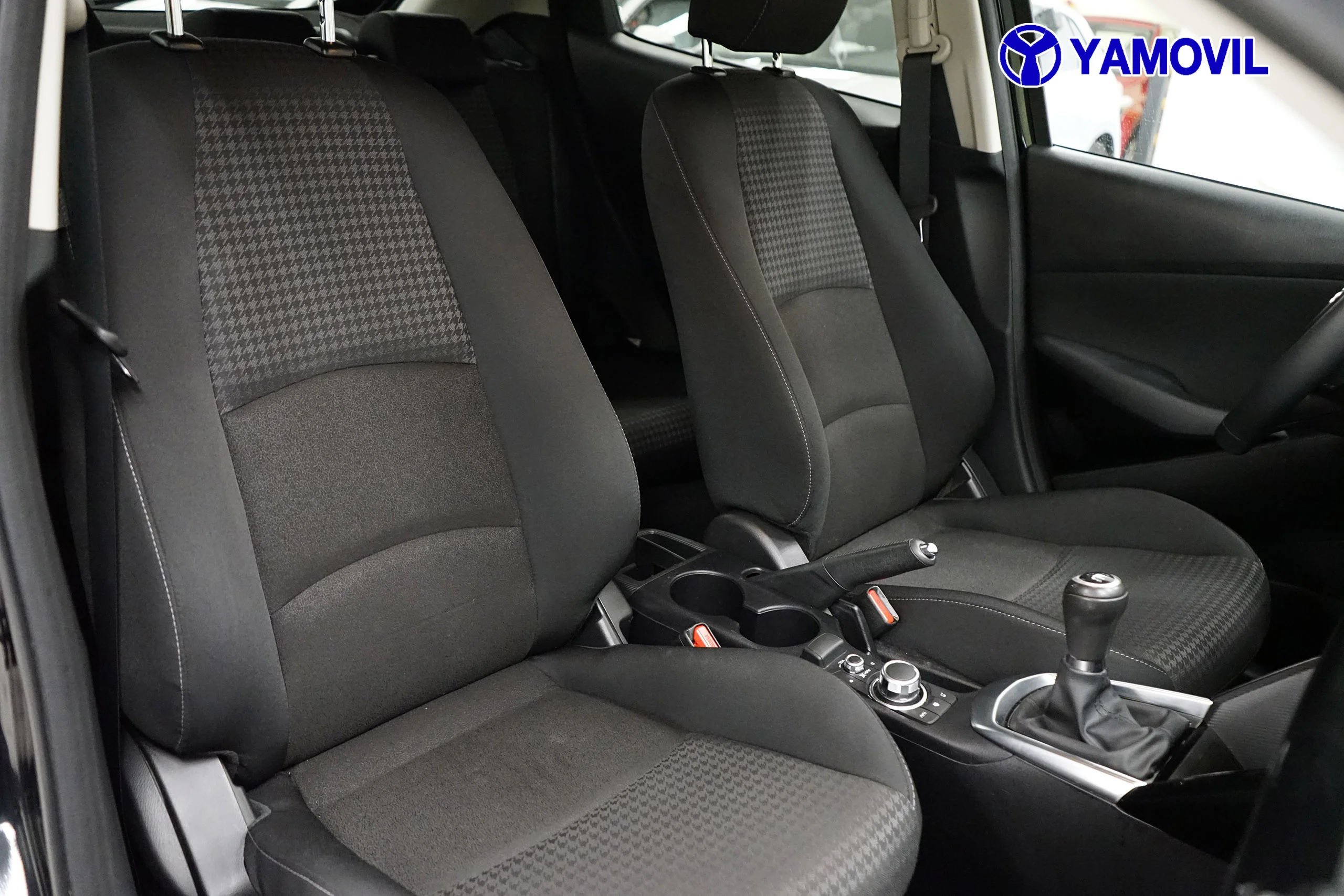 Mazda 2 1.5 GE BLACK TECH EDITION 5P - Foto 15