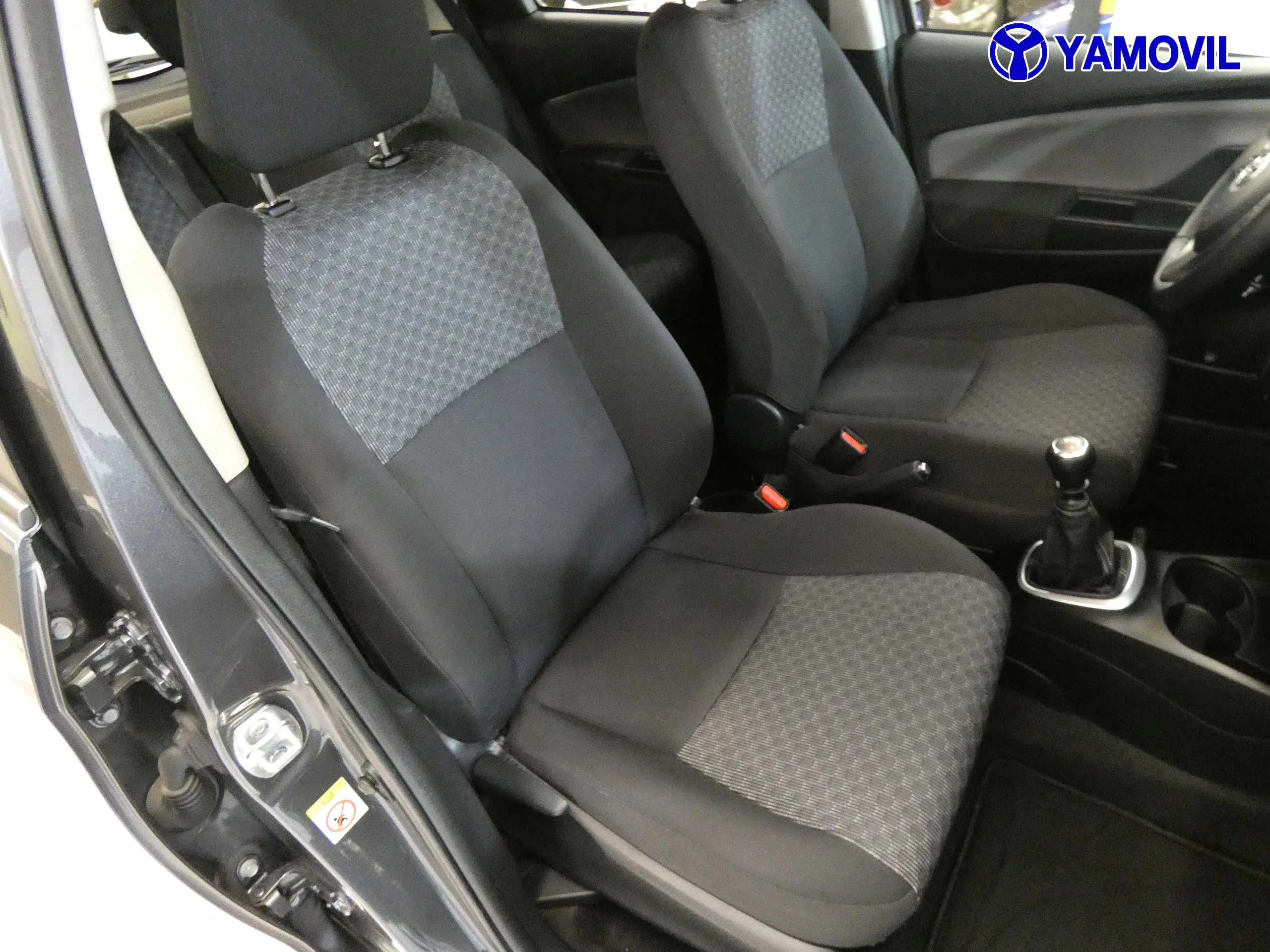 Toyota Yaris 1.3 ACTIVE 5P - Foto 15