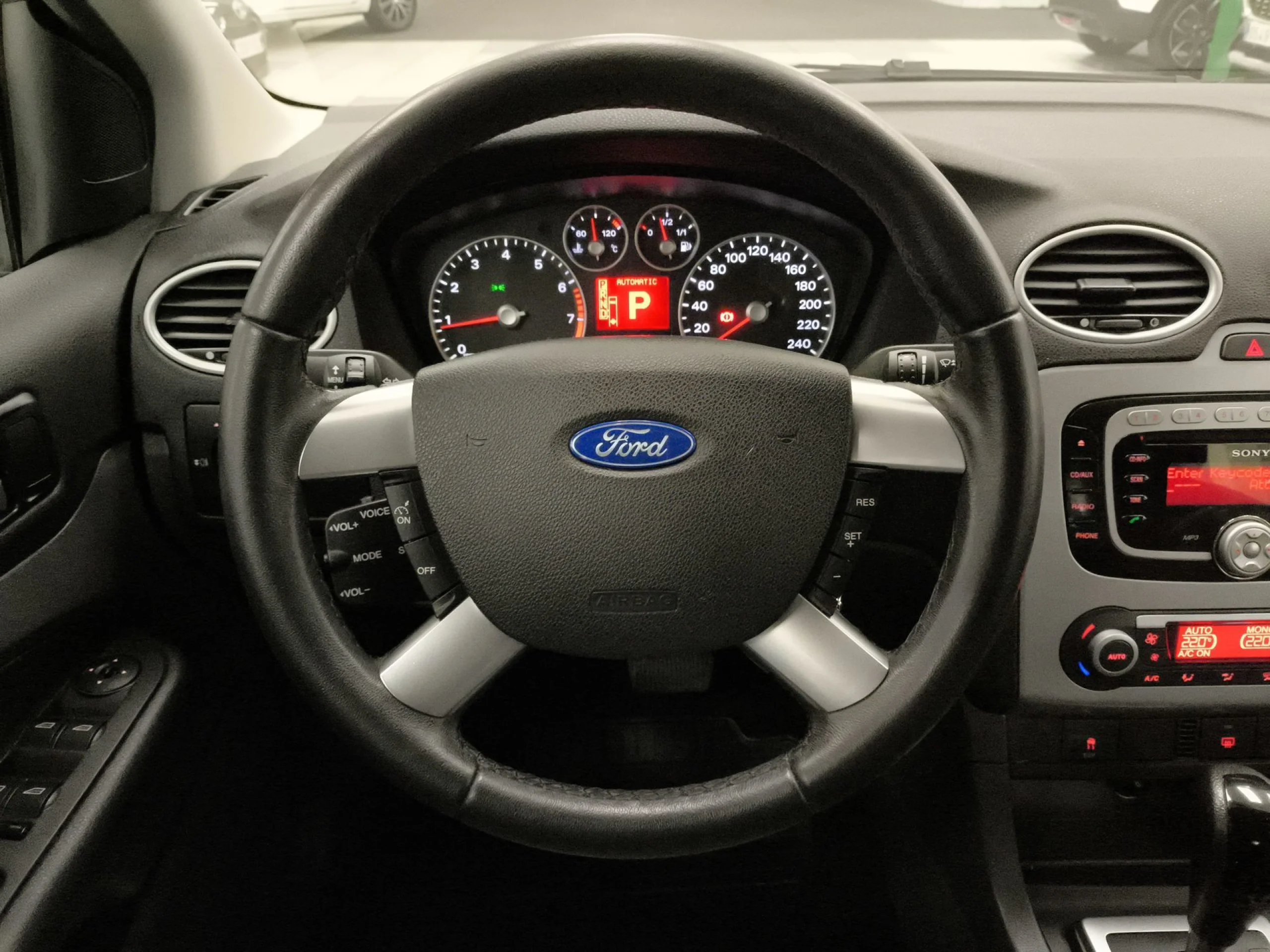 Ford Focus 1.6 Trend Auto 74 kW (100 CV) - Foto 11
