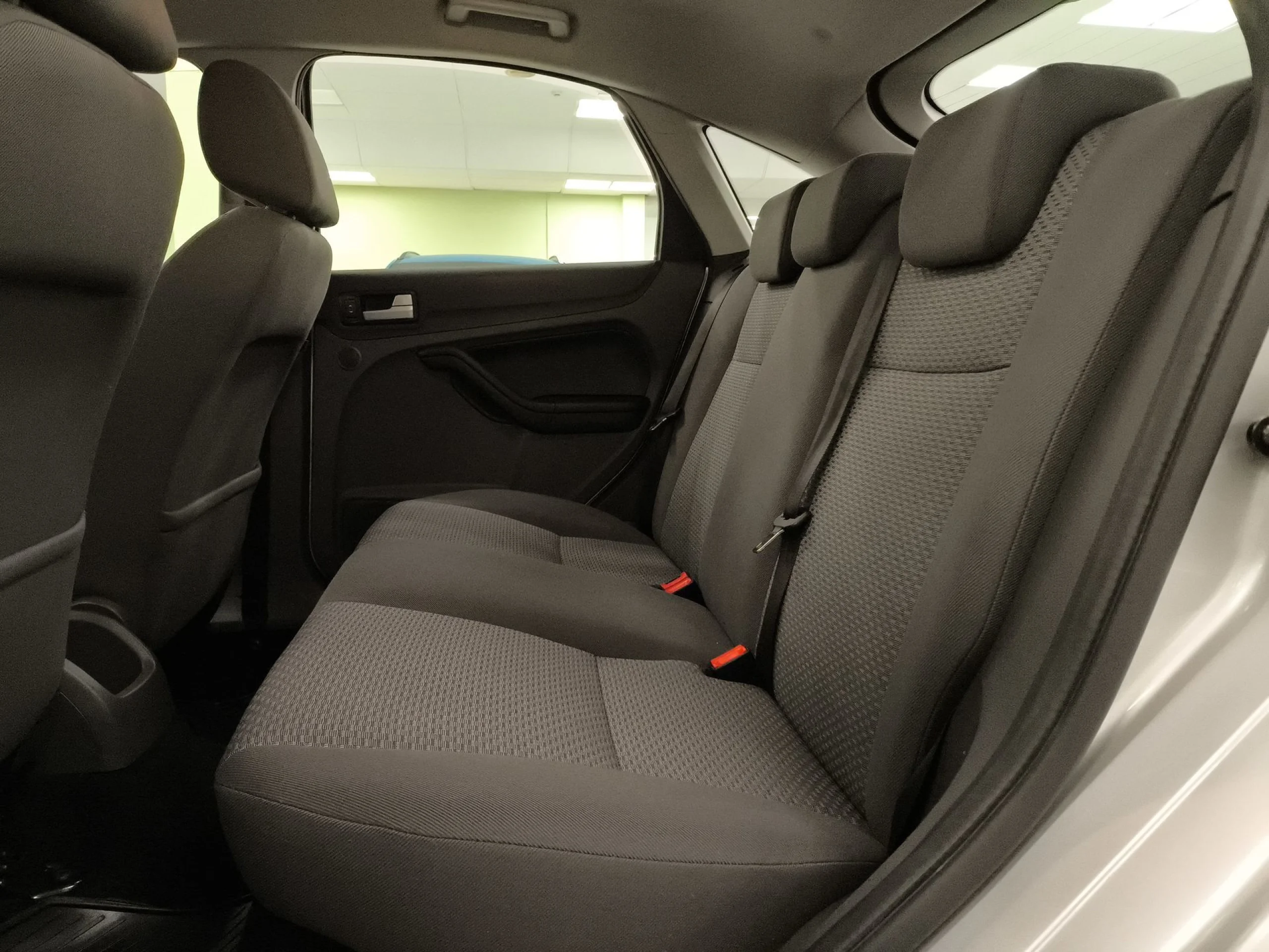 Ford Focus 1.6 Trend Auto 74 kW (100 CV) - Foto 17