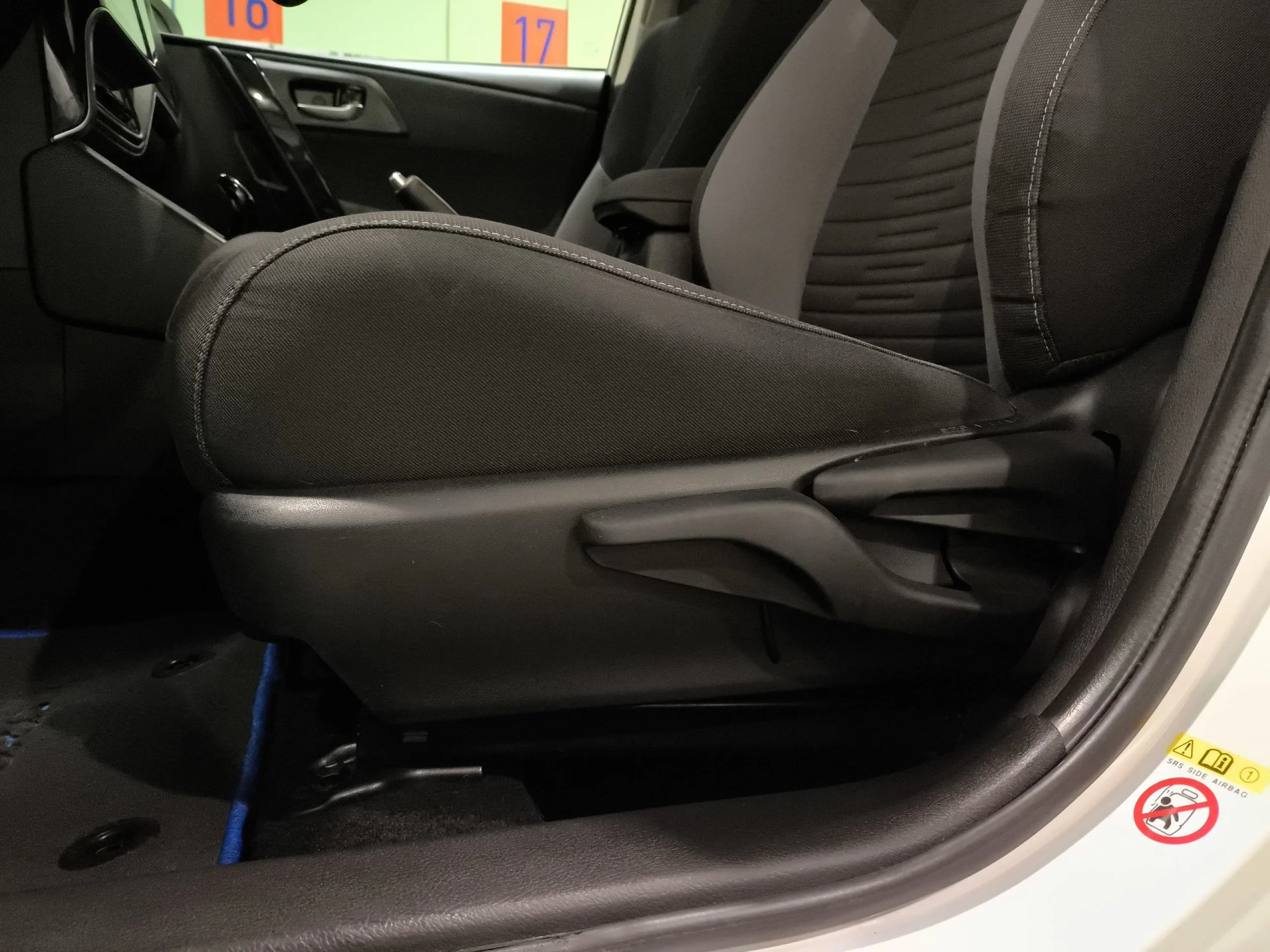 Toyota Auris 1.8 Hybrid Touring Sports Active 100 kW (136 CV) - Foto 12