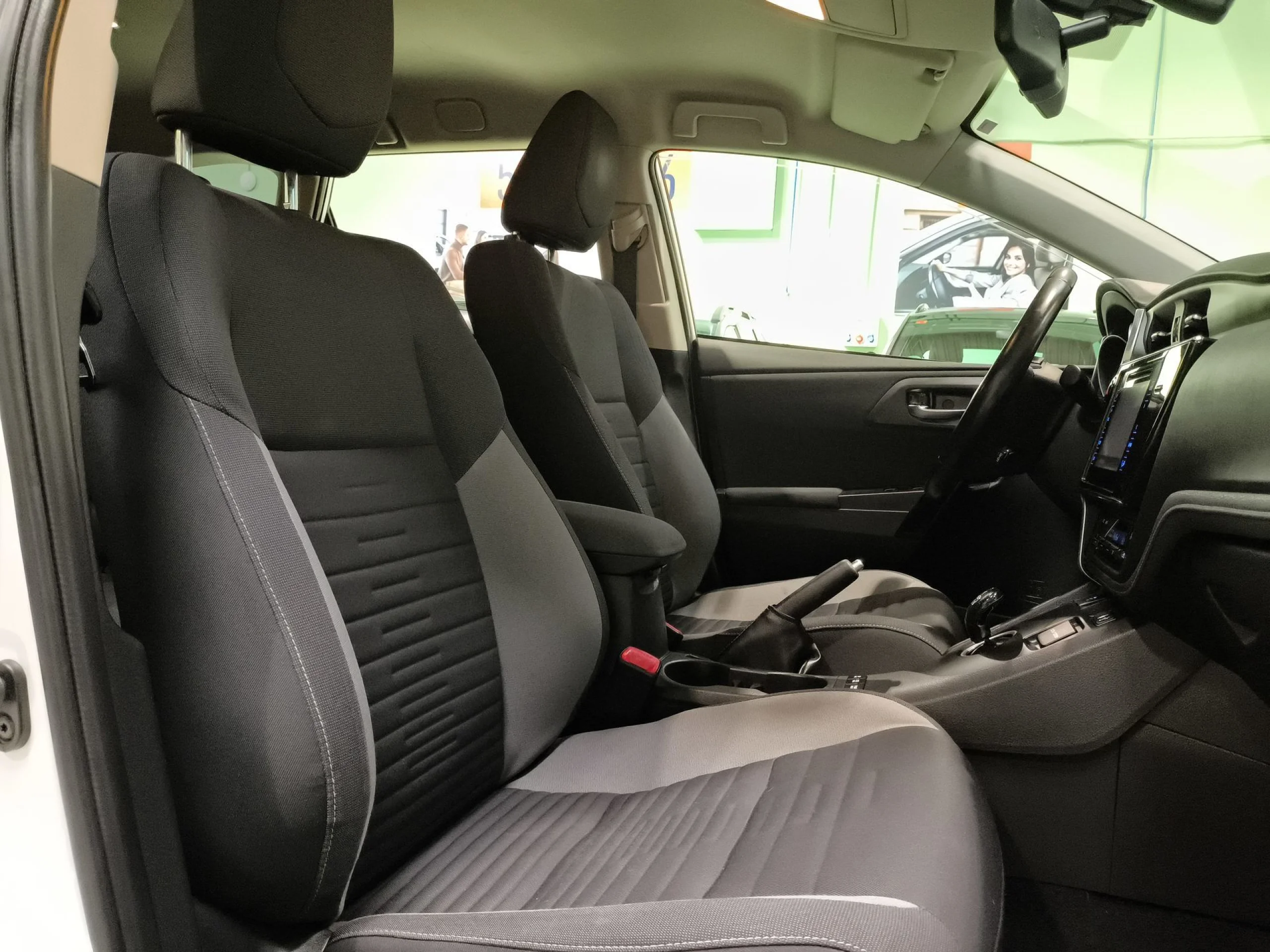 Toyota Auris 1.8 Hybrid Touring Sports Active 100 kW (136 CV) - Foto 31