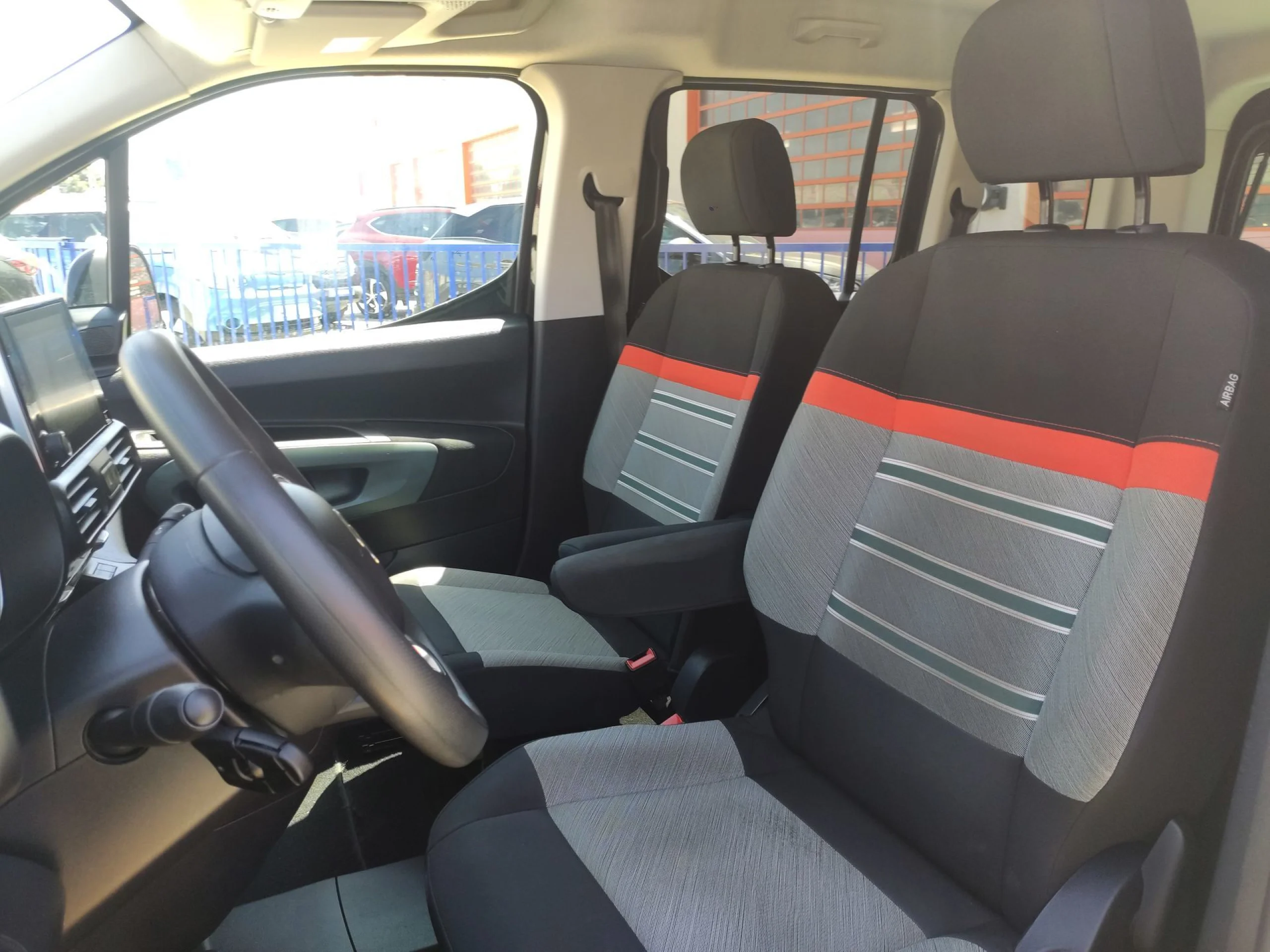 Citroen Berlingo Combi PureTech 110 Talla M Shine 81 kW (110 CV) - Foto 8