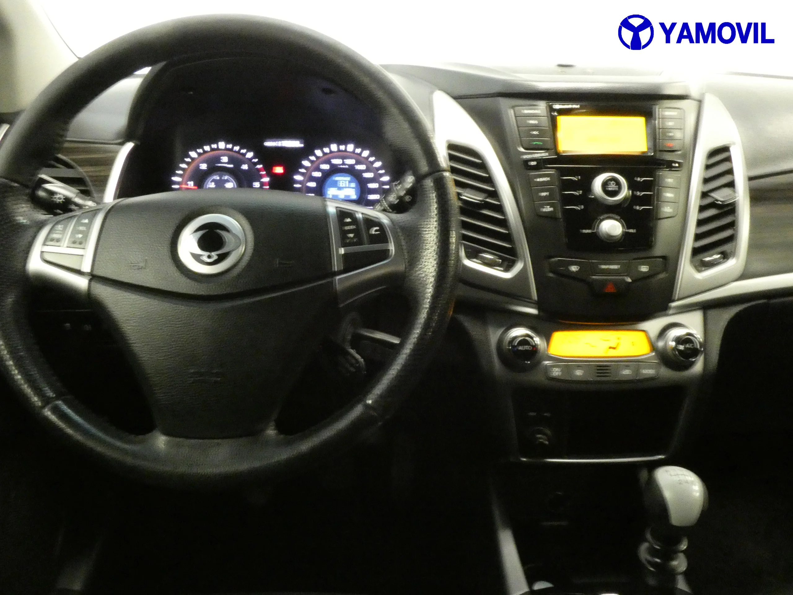 SsangYong Korando 2.0d PREMIUM 4x2 5P - Foto 18