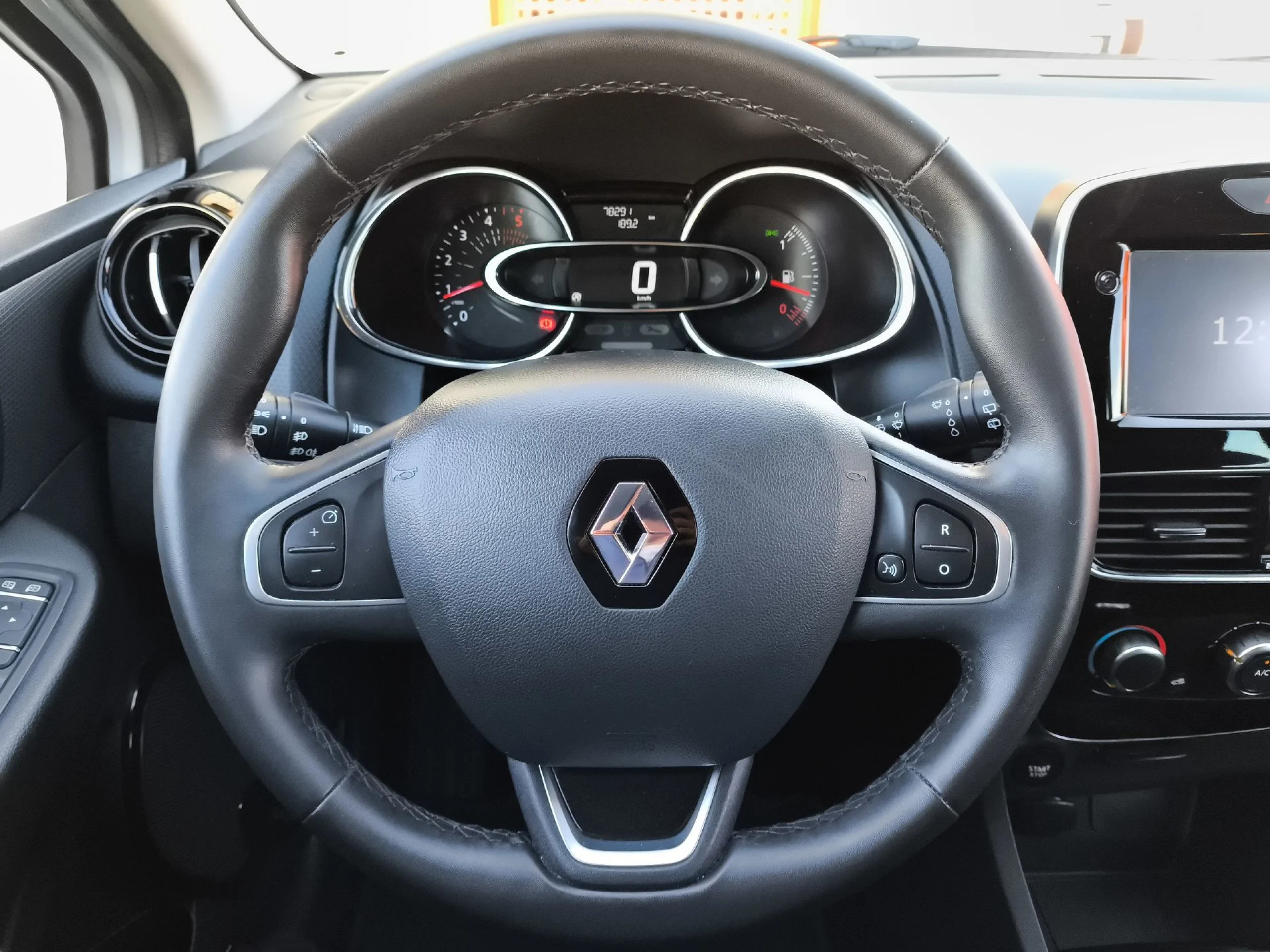 Renault Clio Limited dCi 66 kW (90 CV) - Foto 11