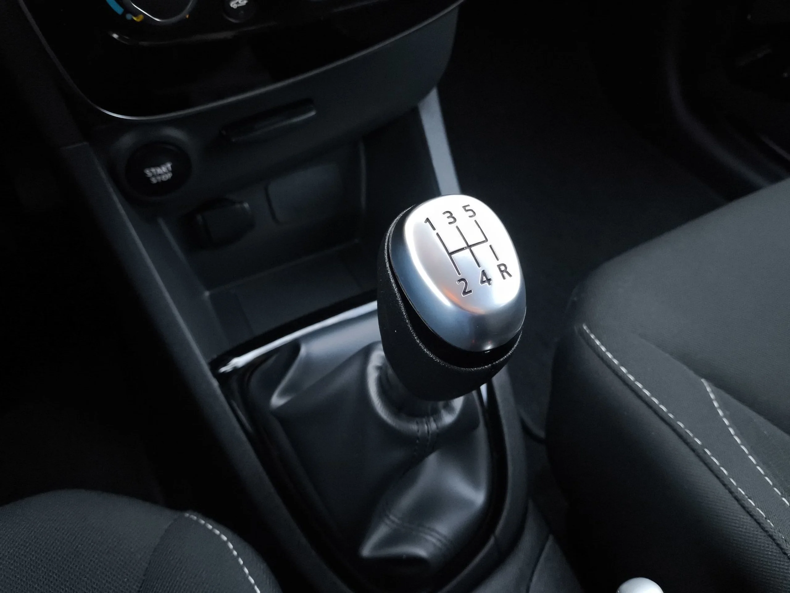 Renault Clio Limited dCi 66 kW (90 CV) - Foto 16