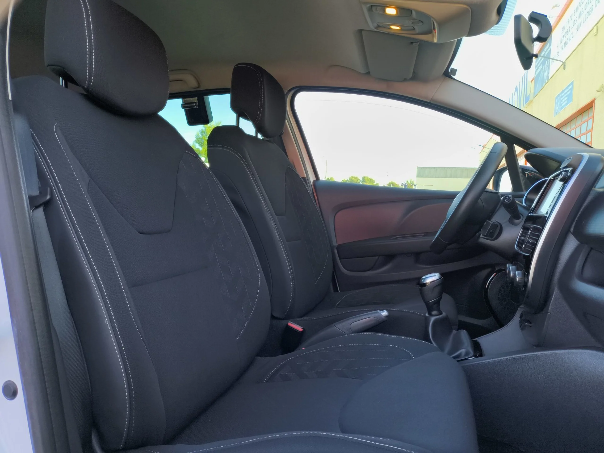 Renault Clio Limited dCi 66 kW (90 CV) - Foto 20