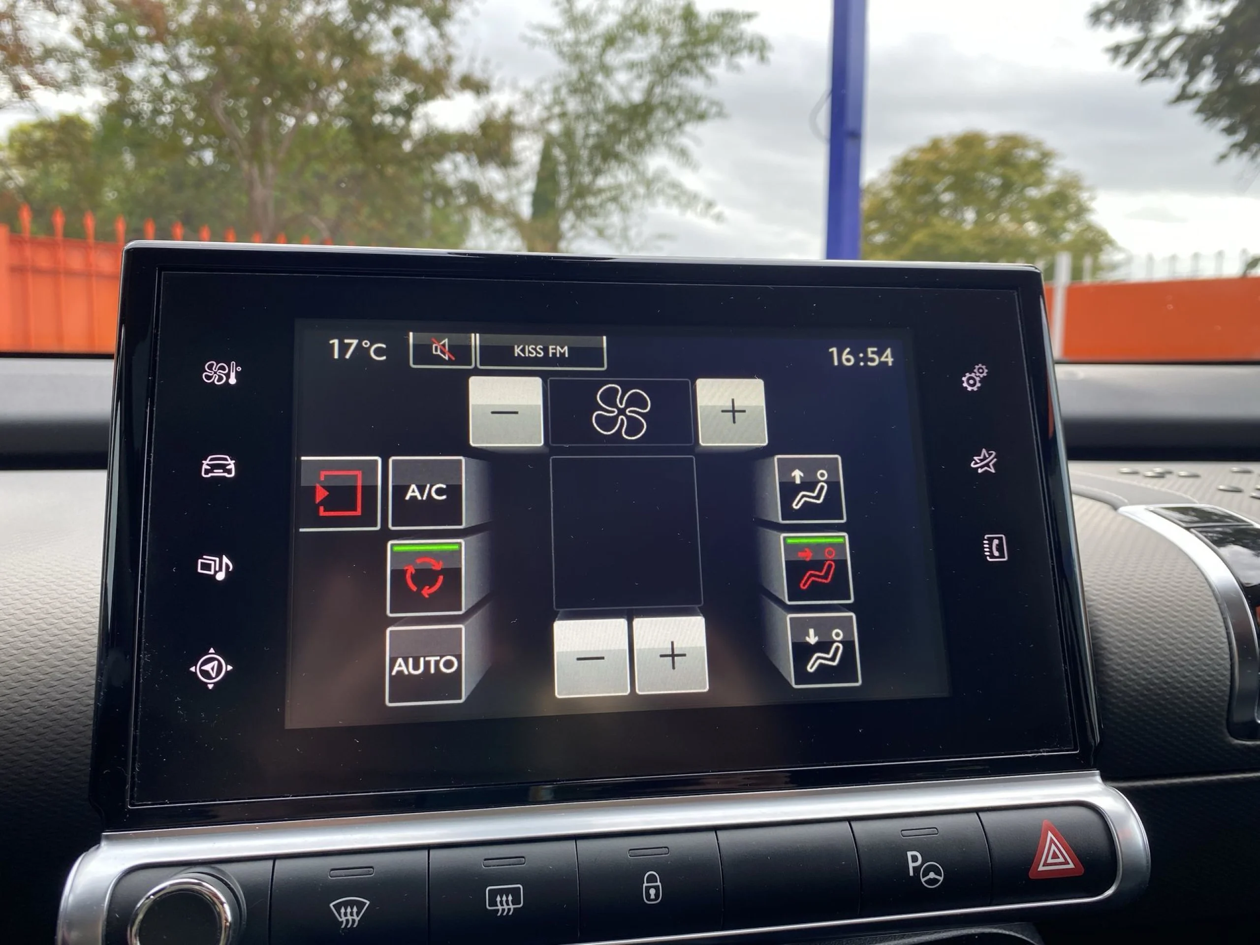 Citroen C4 Cactus PureTech 110 SANDS Rip Curl 81 kW (110 CV) - Foto 16