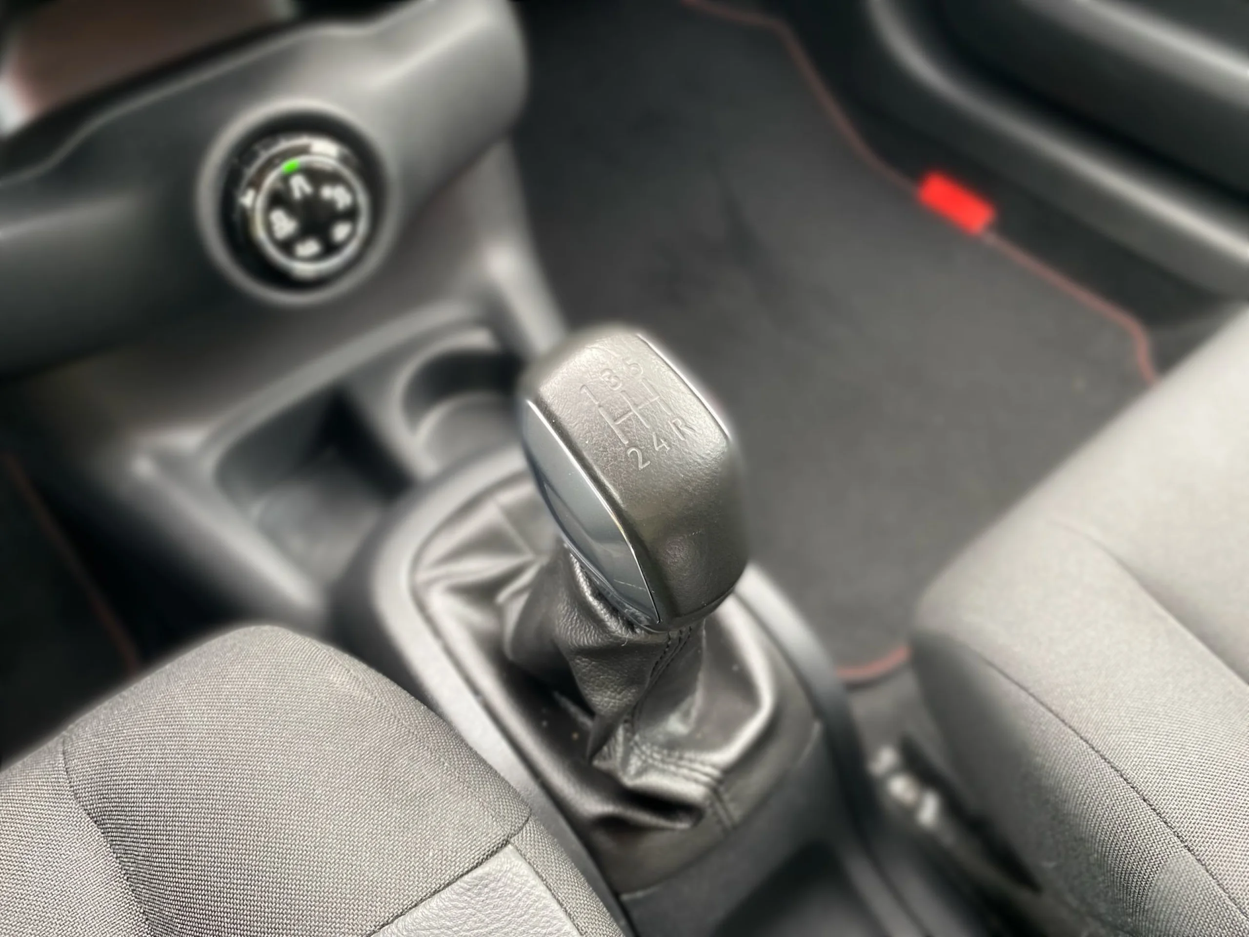 Citroen C4 Cactus PureTech 110 SANDS Rip Curl 81 kW (110 CV) - Foto 17