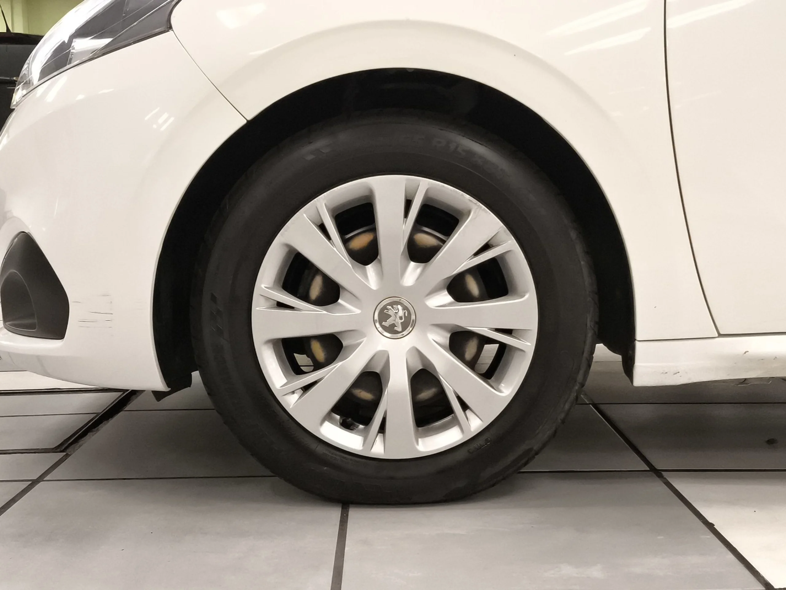 Peugeot 208 PureTech 82 SANDS Active 60 kW (82 CV) - Foto 7
