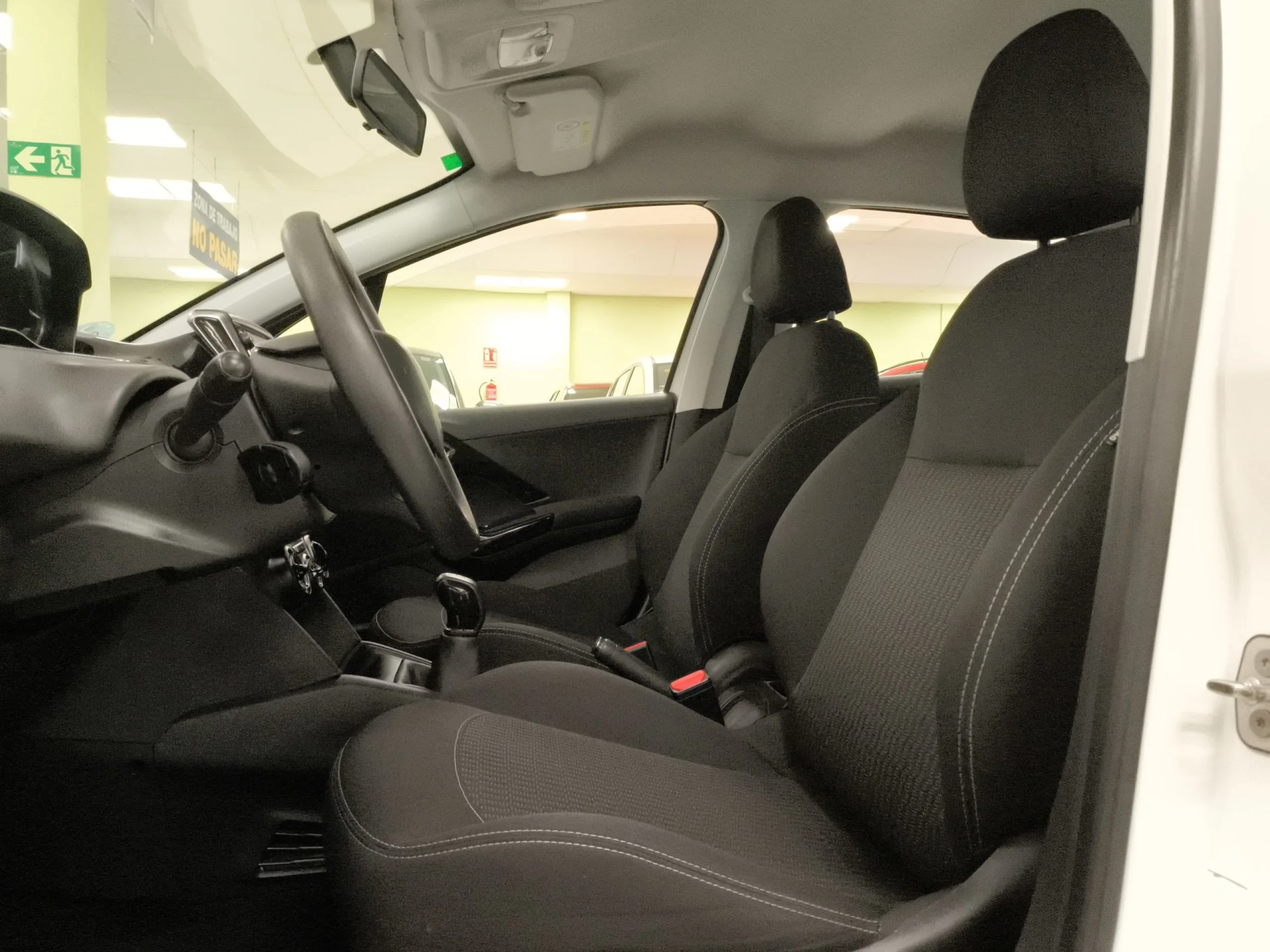 Peugeot 208 PureTech 82 SANDS Active 60 kW (82 CV) - Foto 8