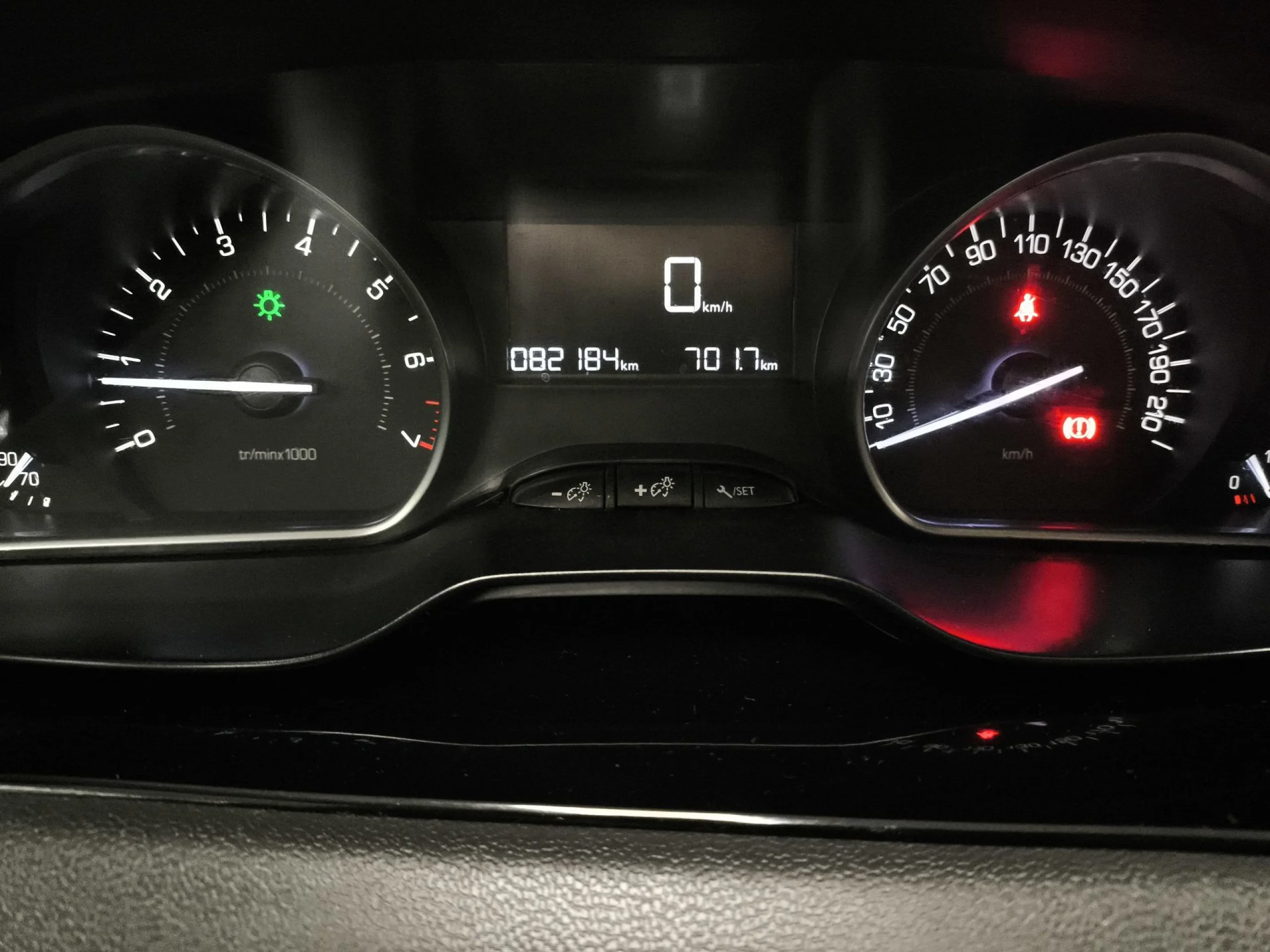 Peugeot 208 PureTech 82 SANDS Active 60 kW (82 CV) - Foto 12