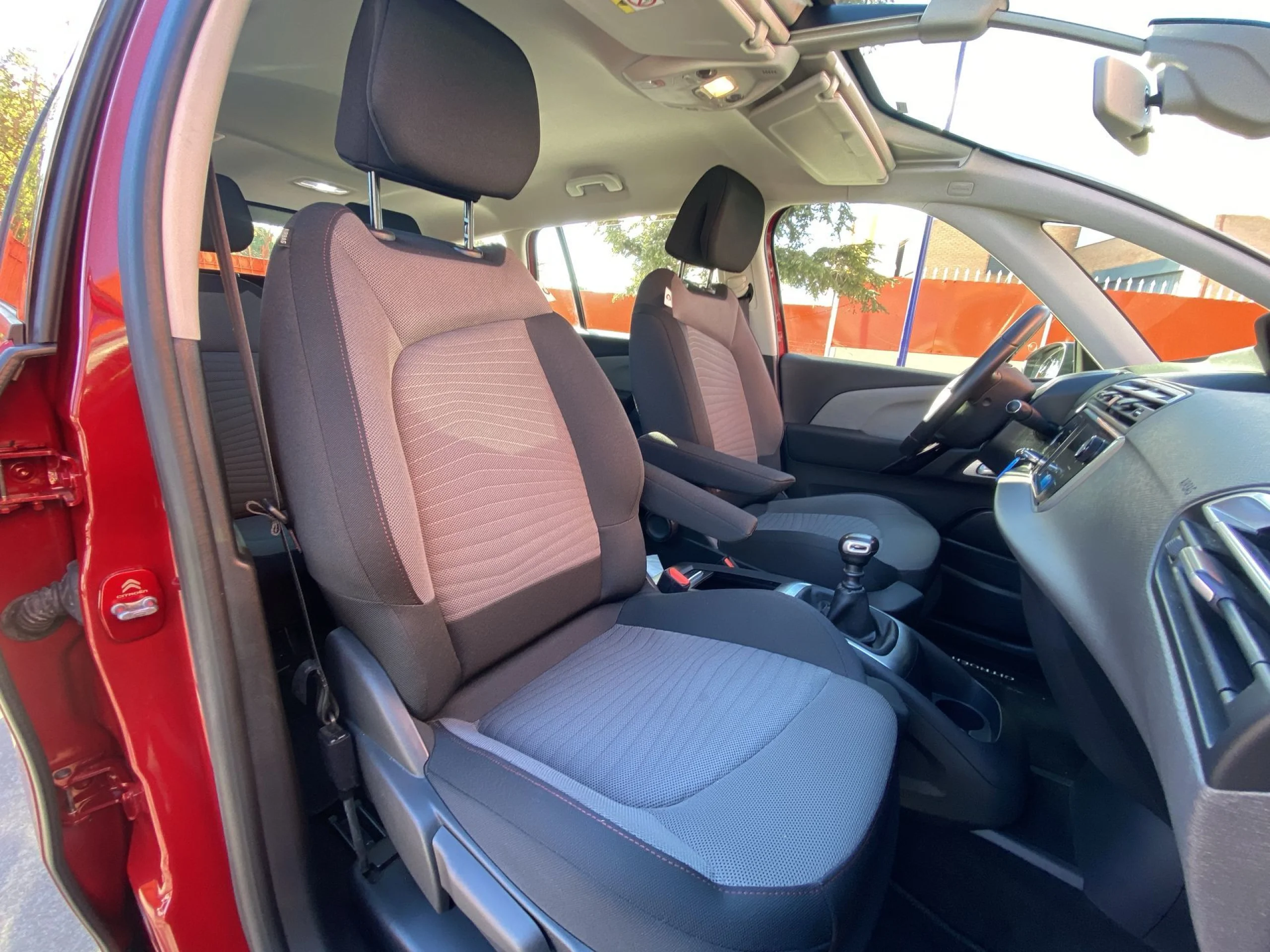 Citroen Grand C4 Spacetourer PureTech 130 SANDS 6v C-Series 96 kW (131 CV) - Foto 22