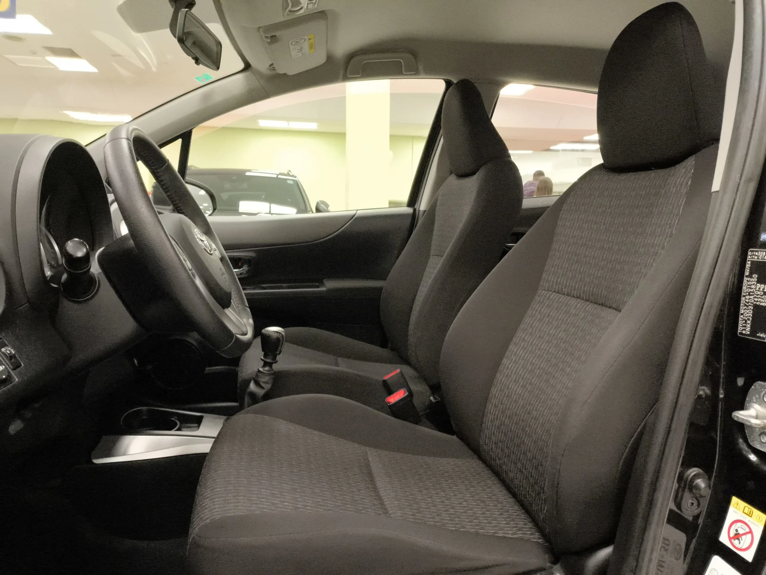 Toyota Yaris 100 Active 73 kW (99 CV) - Foto 8
