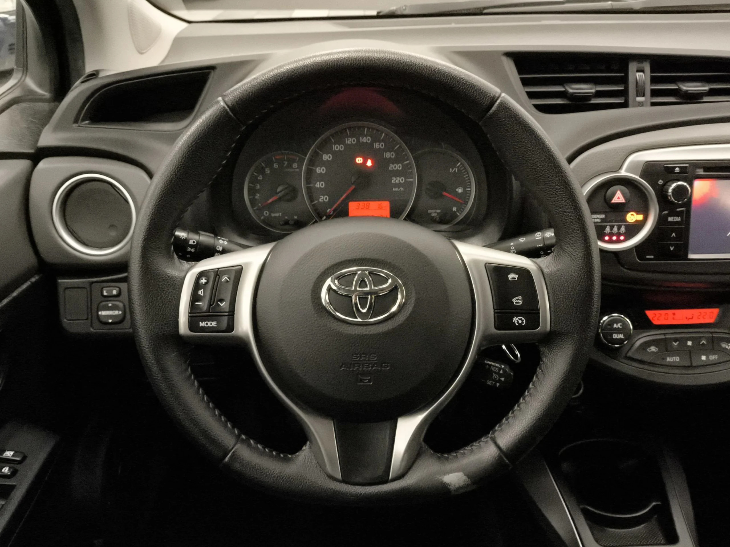 Toyota Yaris 100 Active 73 kW (99 CV) - Foto 11