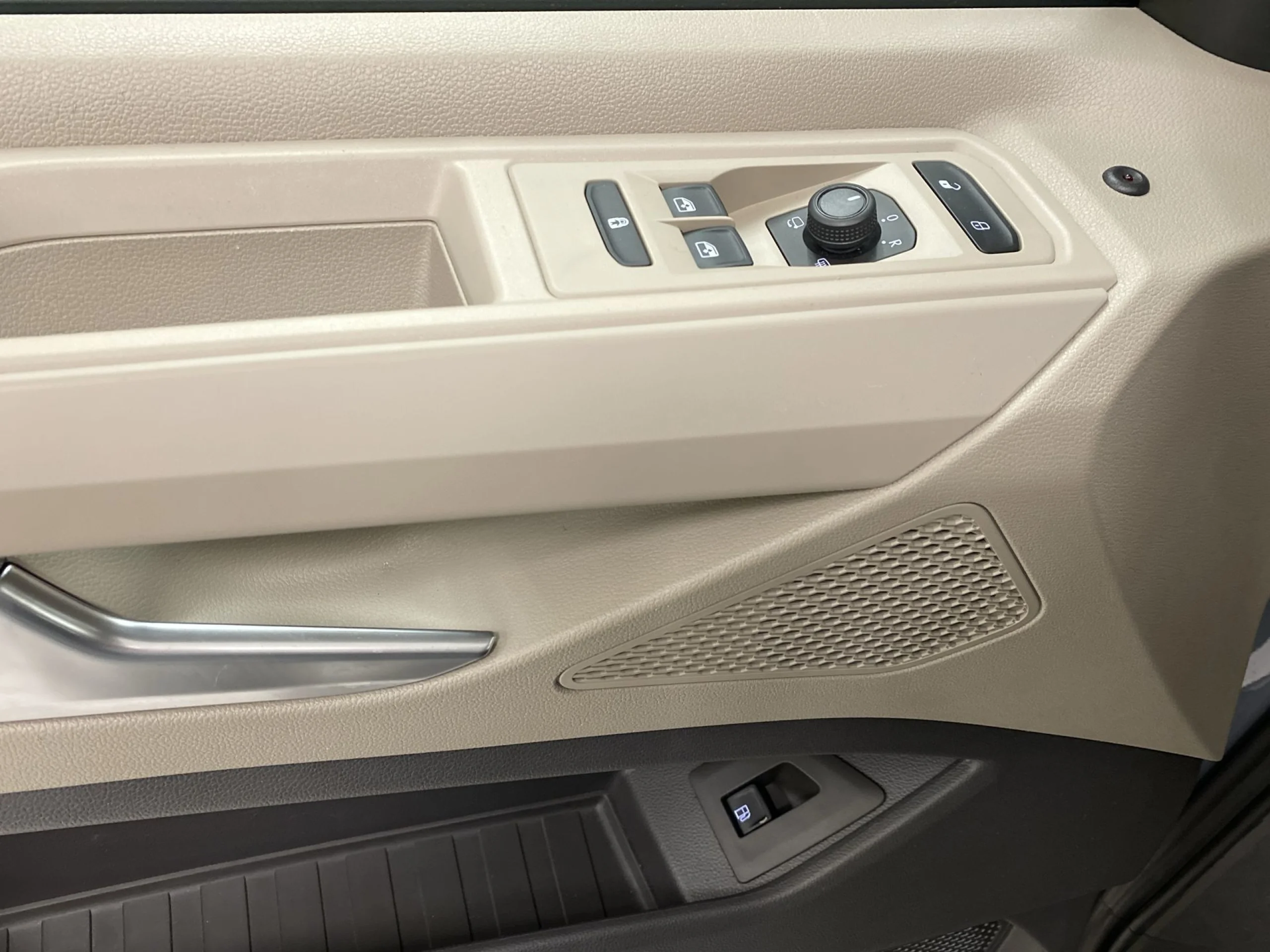 Volkswagen Multivan 1.4 TSI PHEV Batalla Corta 160 kW (218 CV) DSG - Foto 10