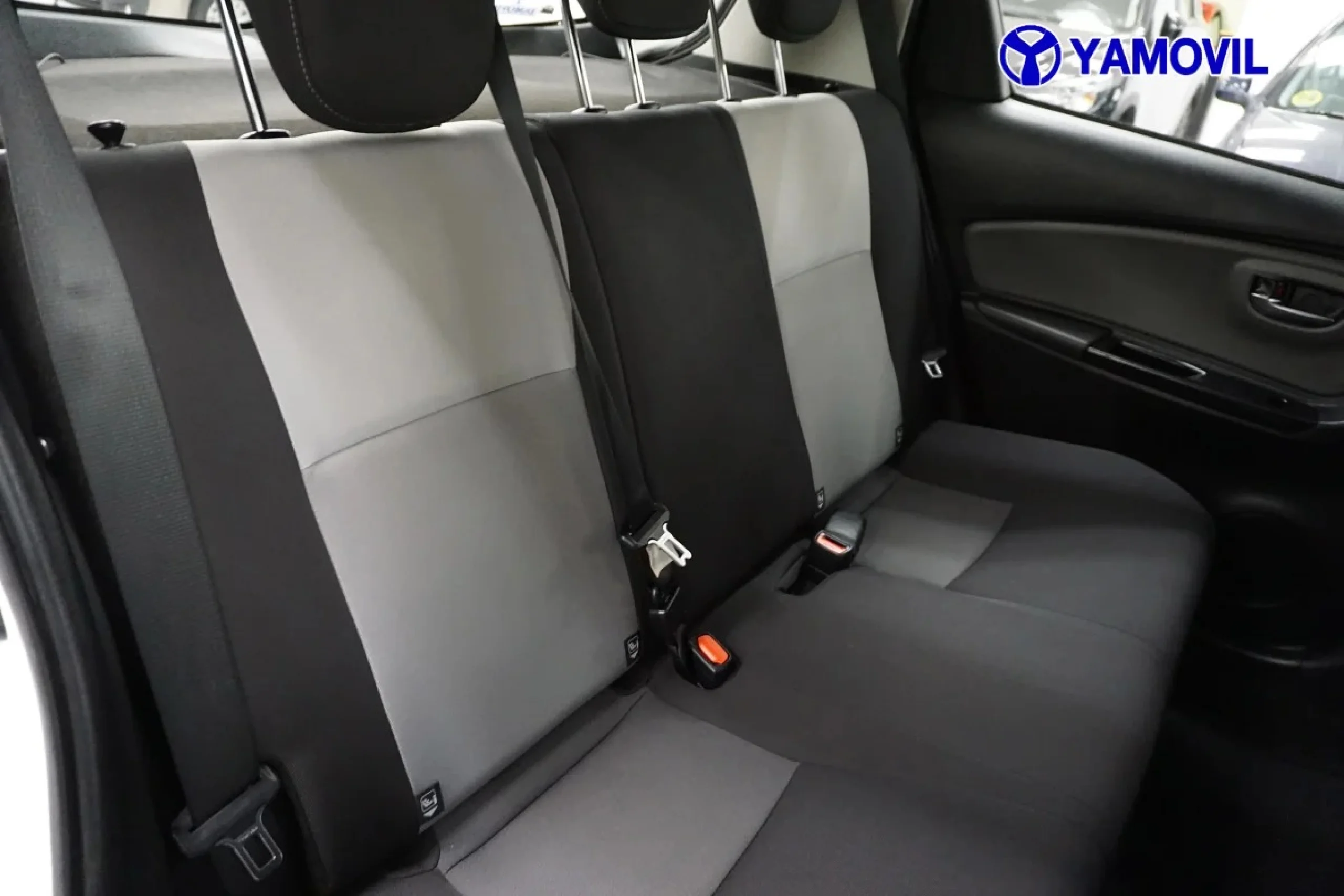 Toyota Yaris 110 Active 82 kW (111 CV) - Foto 16