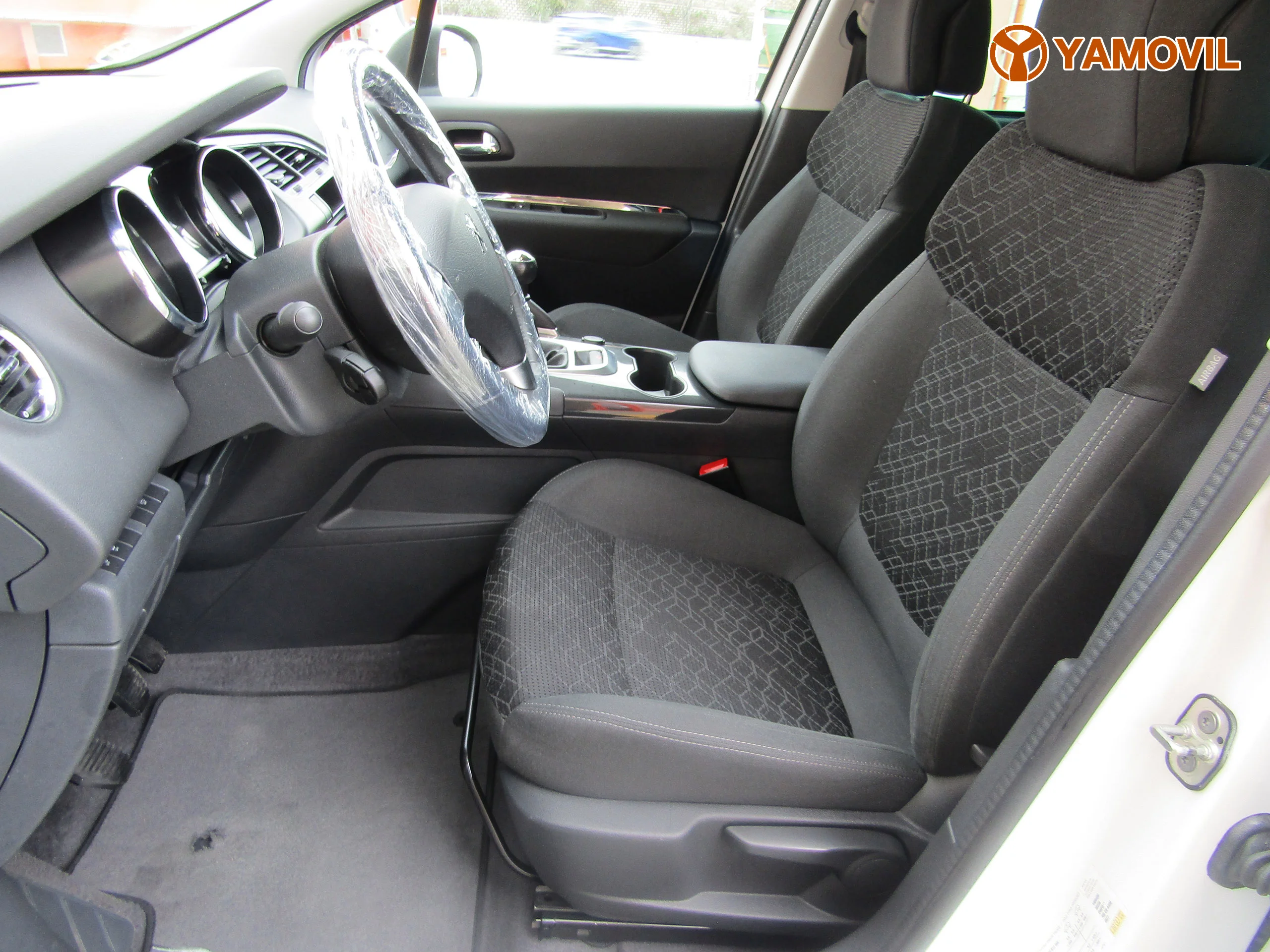 Peugeot 3008 1.6 BLUEHDI STYLE  - Foto 19