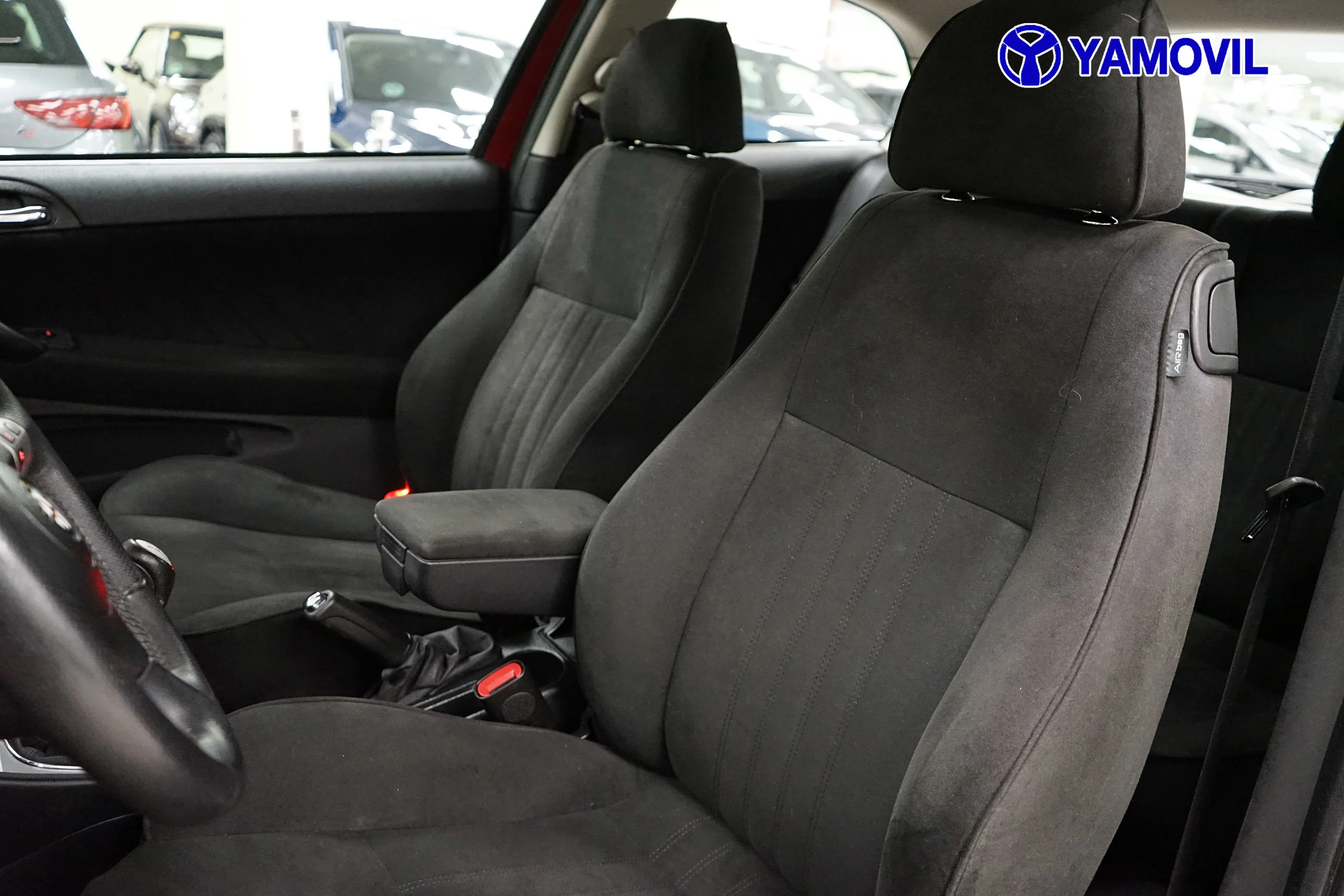 Alfa Romeo 147 1.6 TS Distinctive 77 kW (105 CV) - Foto 13