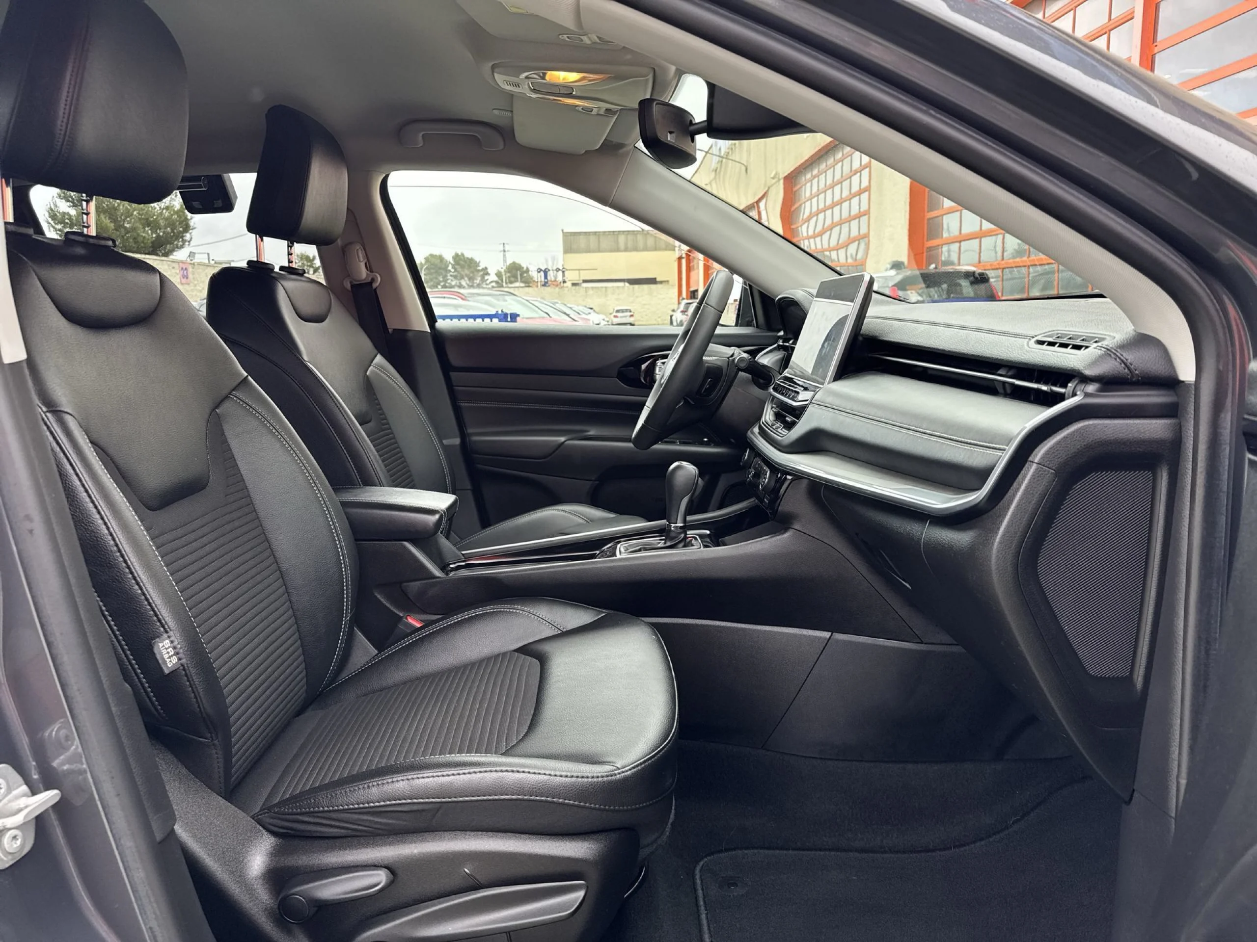 Jeep Compass 1.3 Gse Limited 4x2 DCT 110 kW (150 CV) - Foto 24