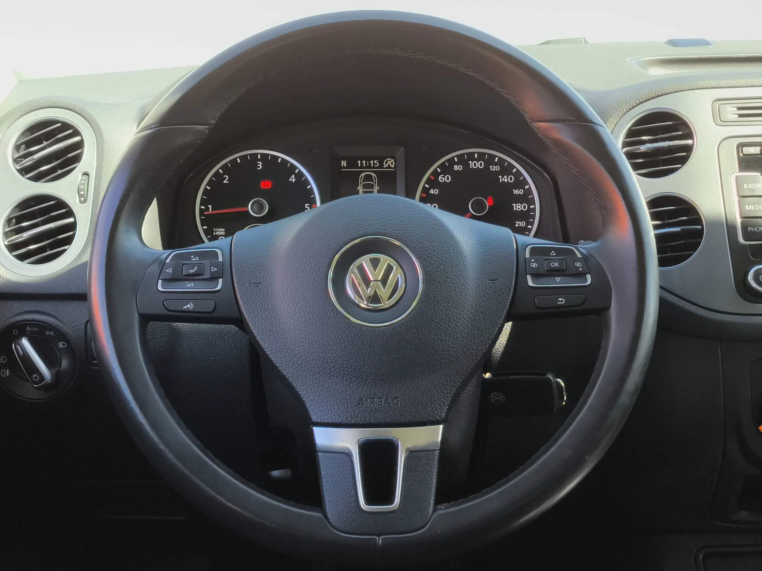 Volkswagen Tiguan T1 2.0 TDI BMT 4x2 81 kW (110 CV) - Foto 11