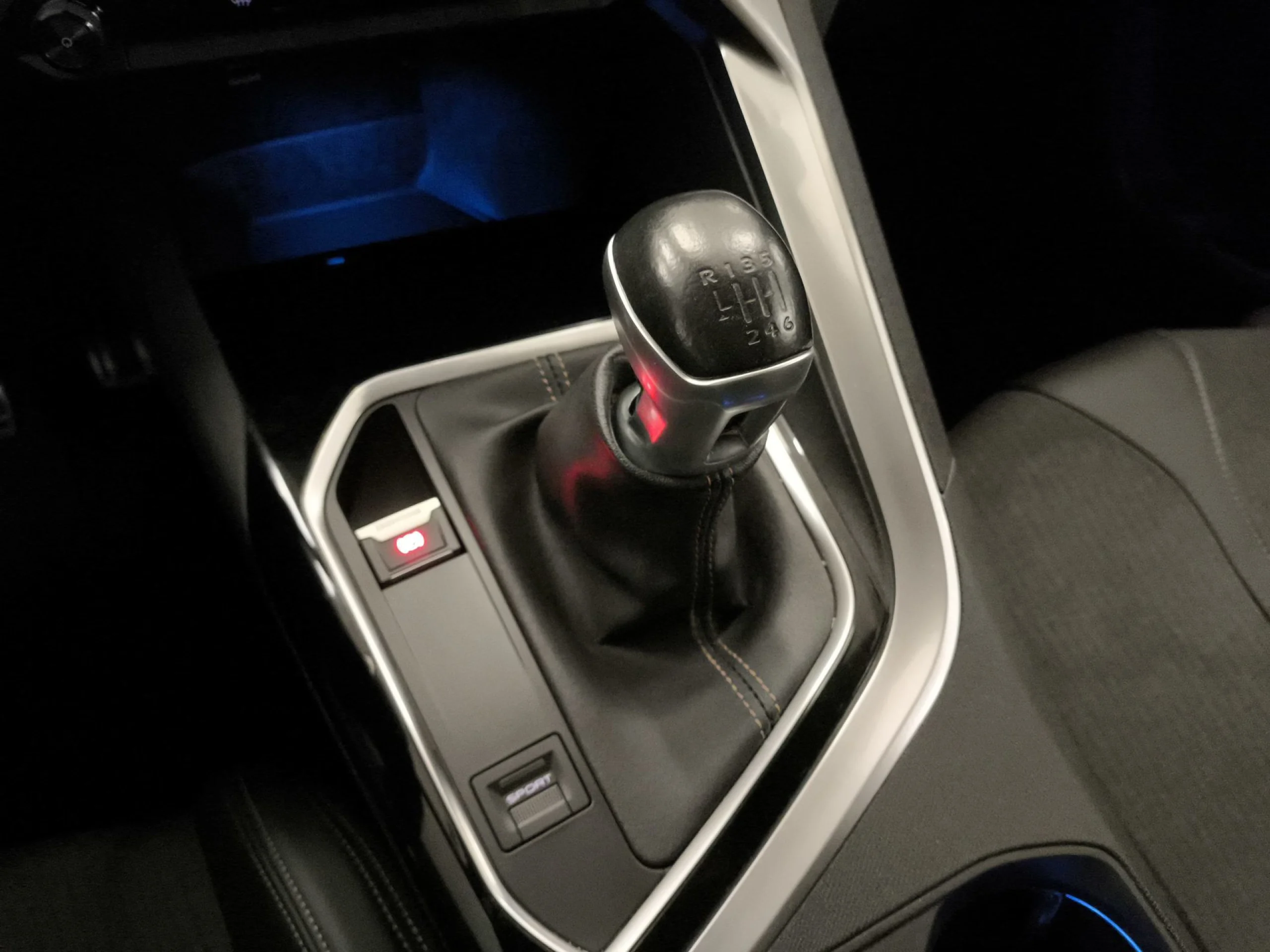 Peugeot 3008 BlueHDI 130 SANDS GT Line 96 kW (130 CV) - Foto 17