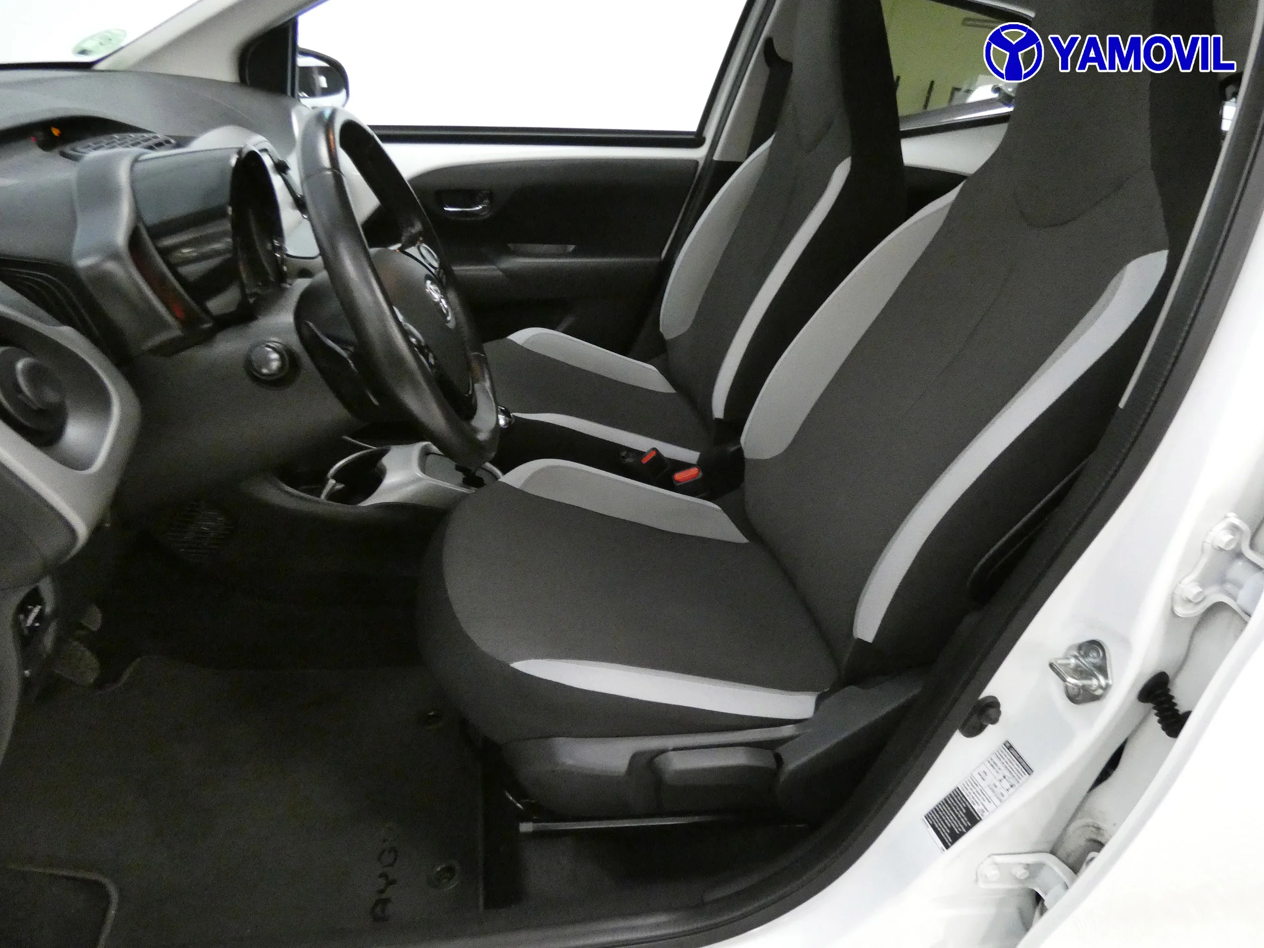 Toyota Aygo 1.0 XPLAY - Foto 18