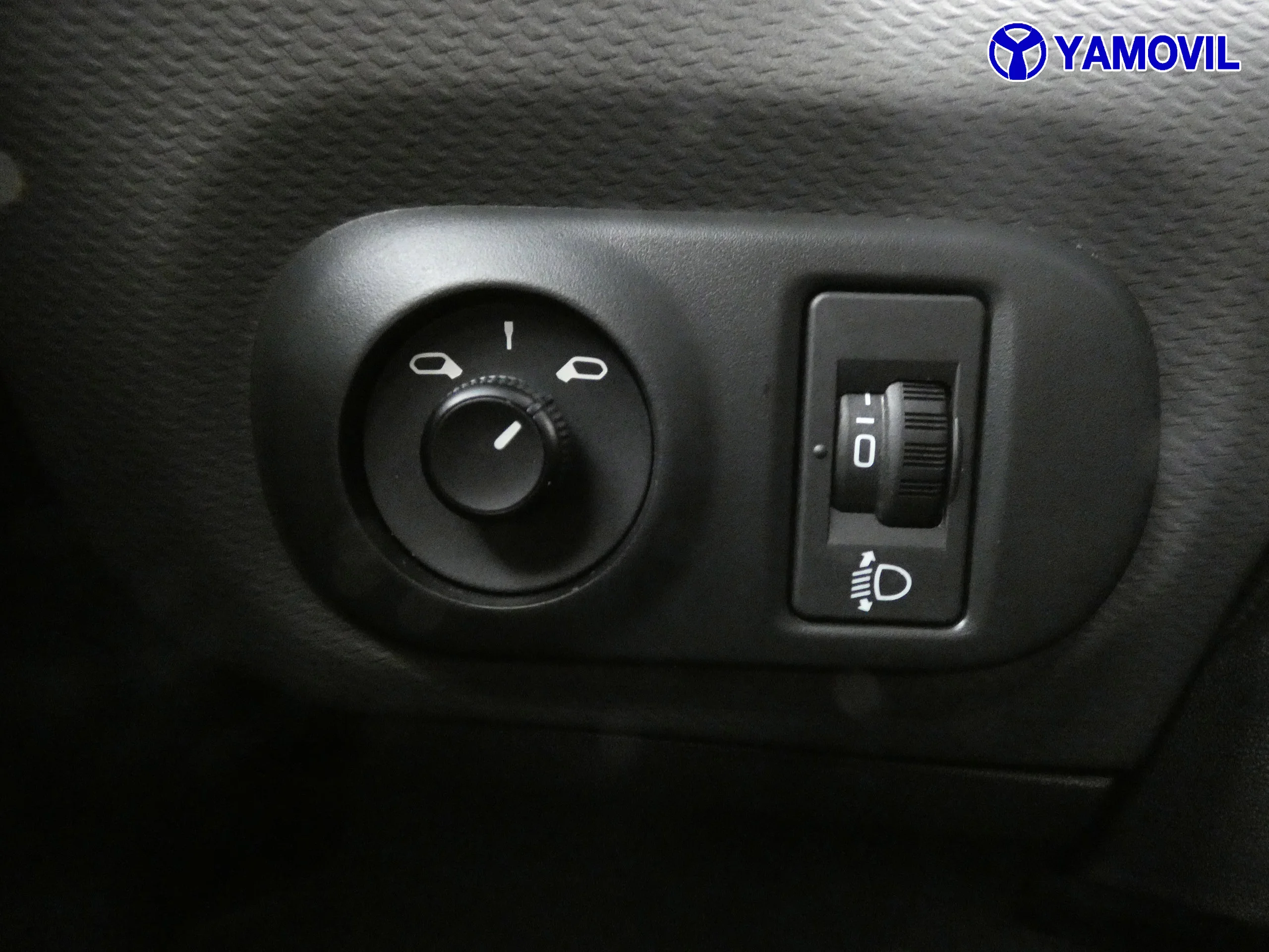Citroen C4 C4 CACTUS EHDI ETG6 SHINE PACK NAVEGADOR - Foto 25