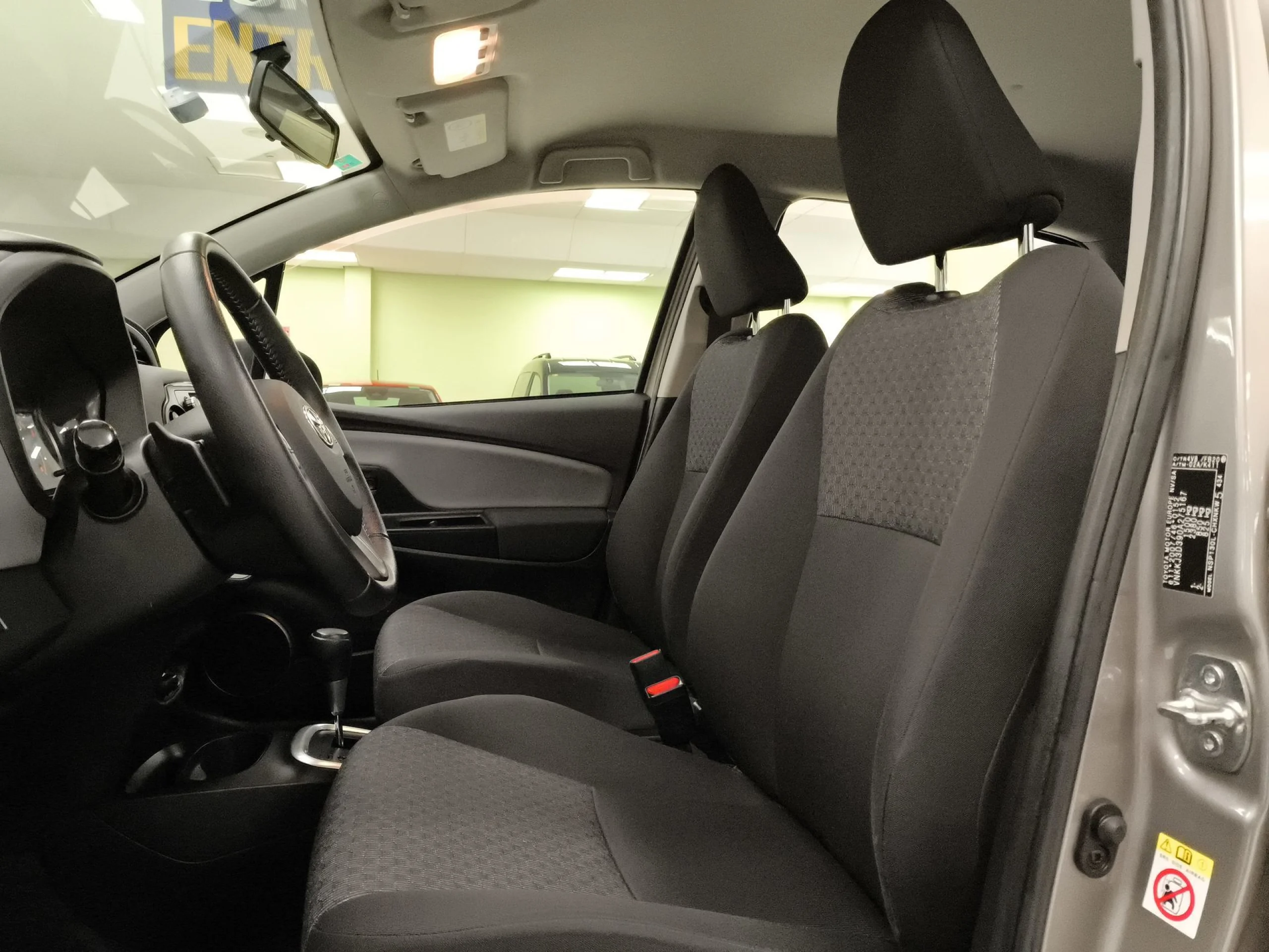 Toyota Yaris 1.3 Active MultiDrive 73 kW (99 CV) - Foto 8