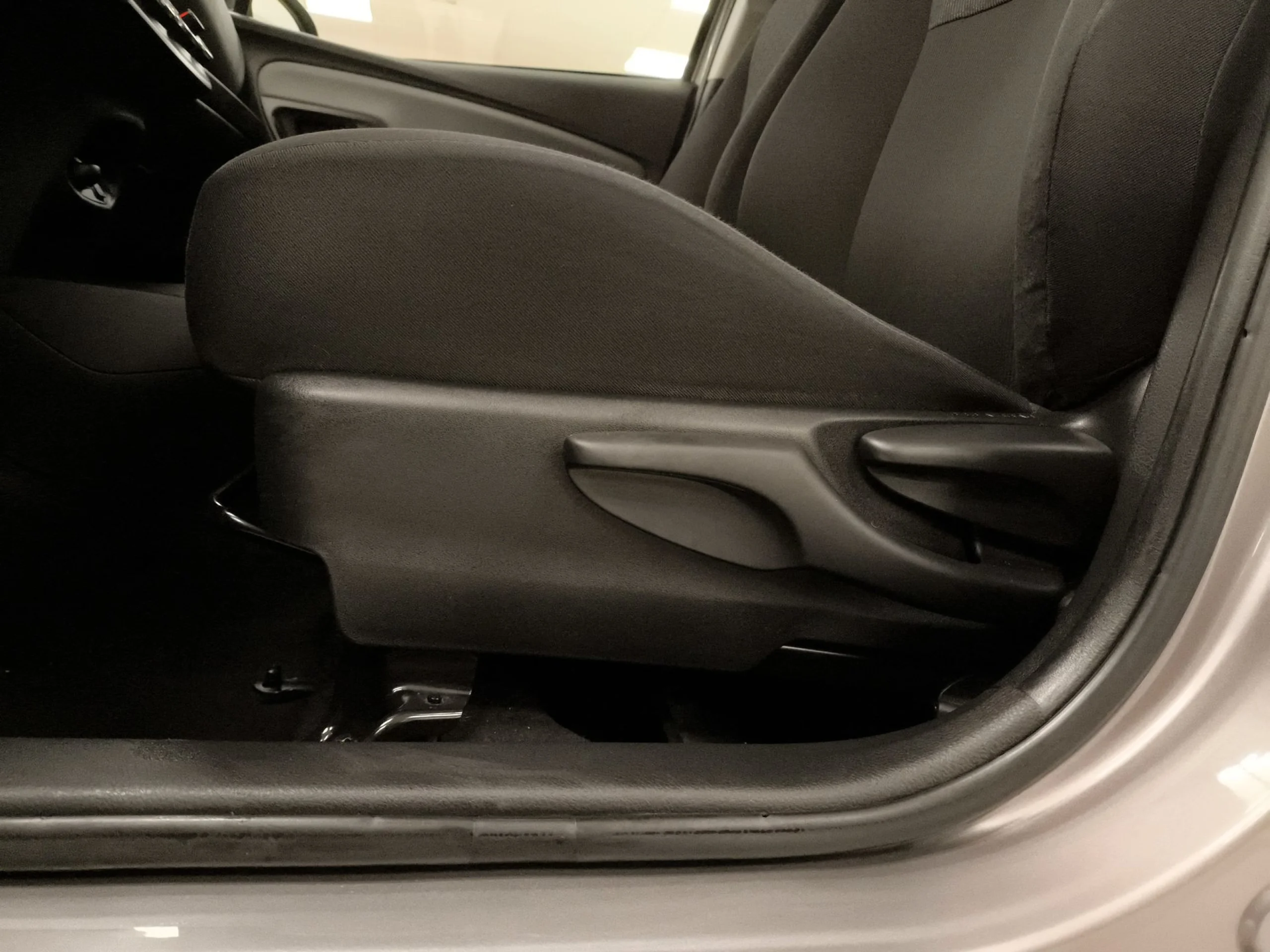 Toyota Yaris 1.3 Active MultiDrive 73 kW (99 CV) - Foto 9