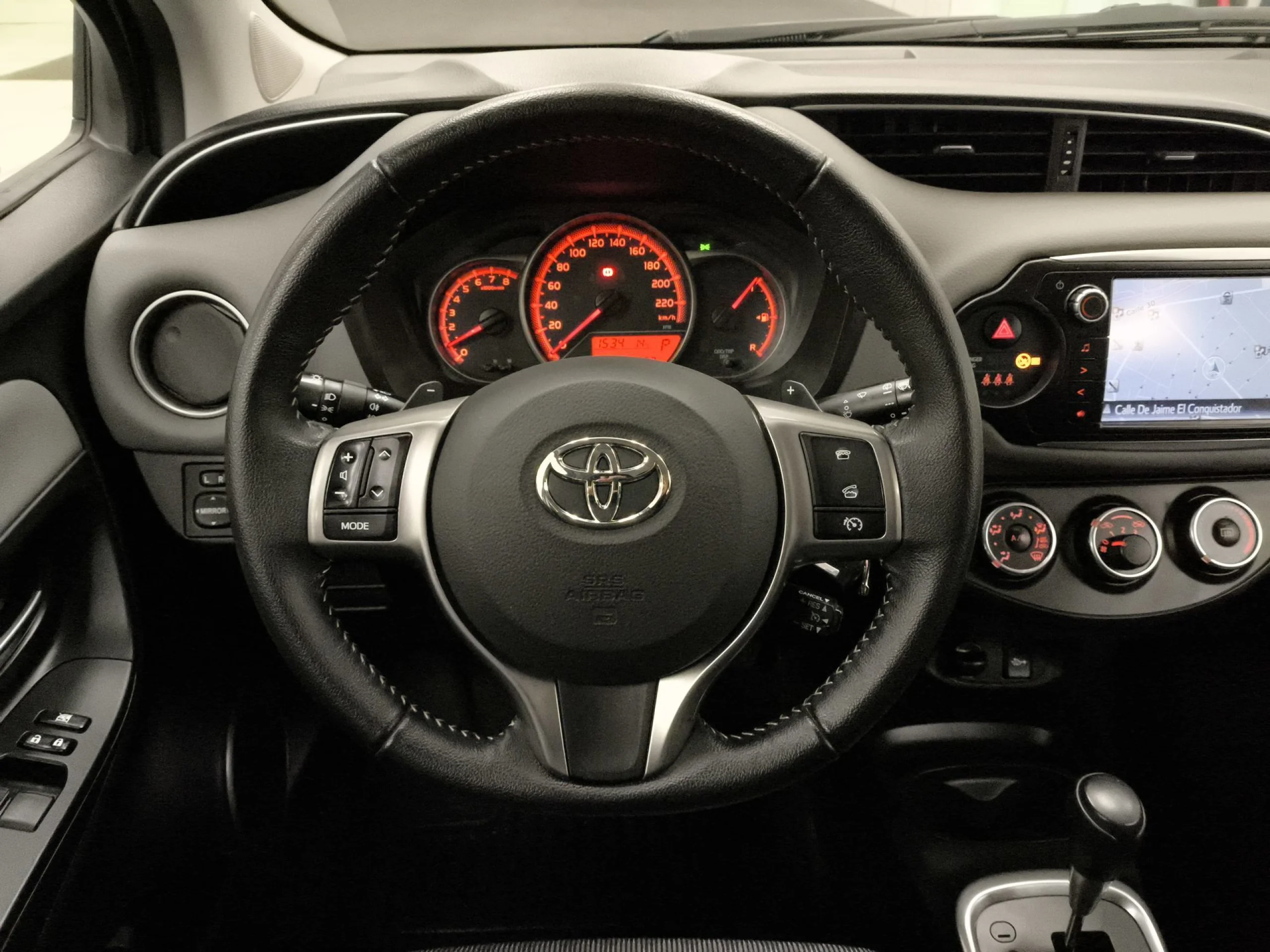 Toyota Yaris 1.3 Active MultiDrive 73 kW (99 CV) - Foto 11
