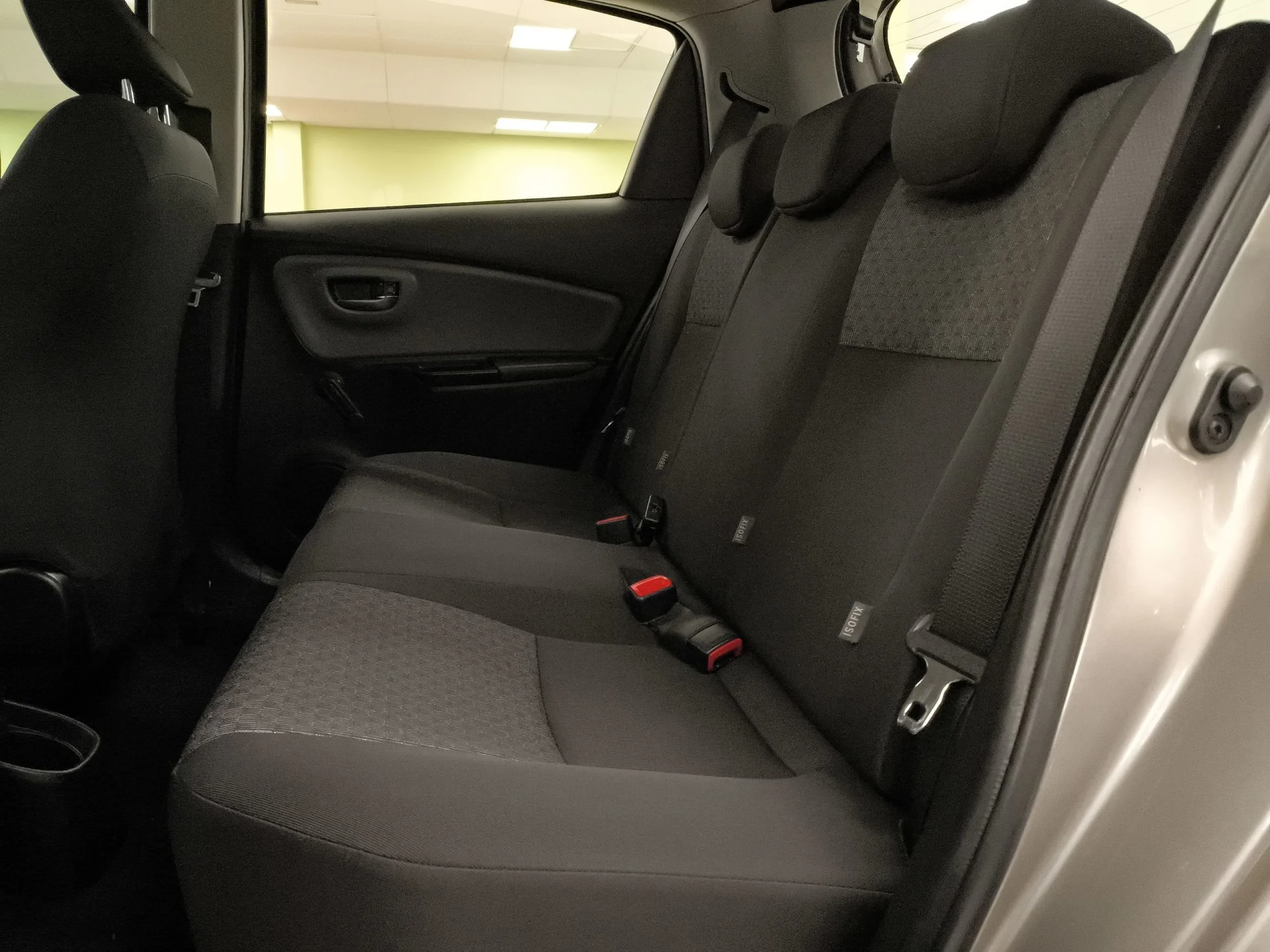 Toyota Yaris 1.3 Active MultiDrive 73 kW (99 CV) - Foto 18