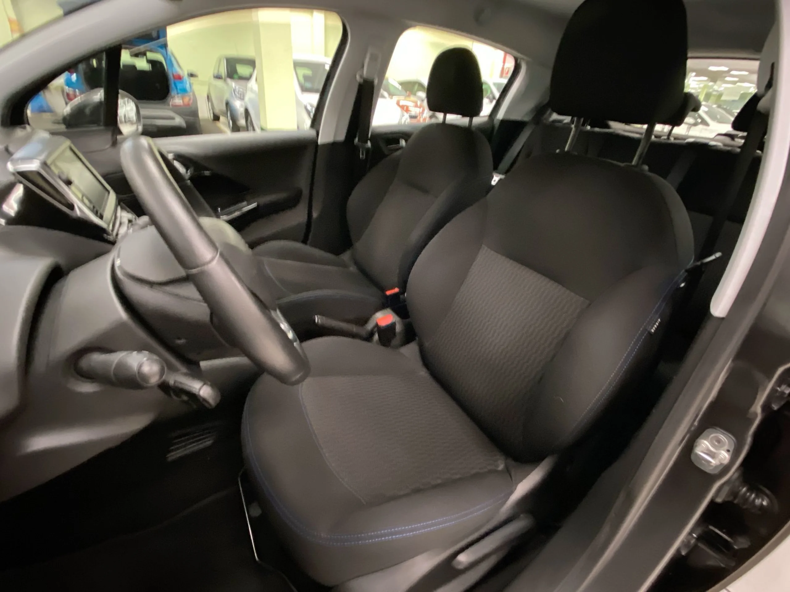 Peugeot 208 PureTech 110 Signature 81 kW (110 CV) - Foto 8